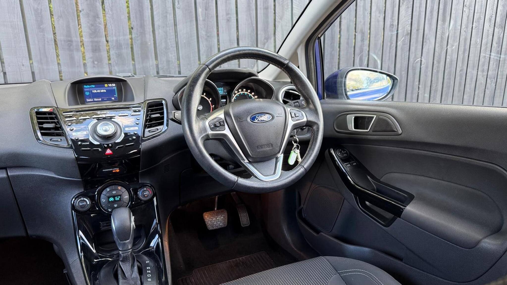 Ford Fiesta view 14