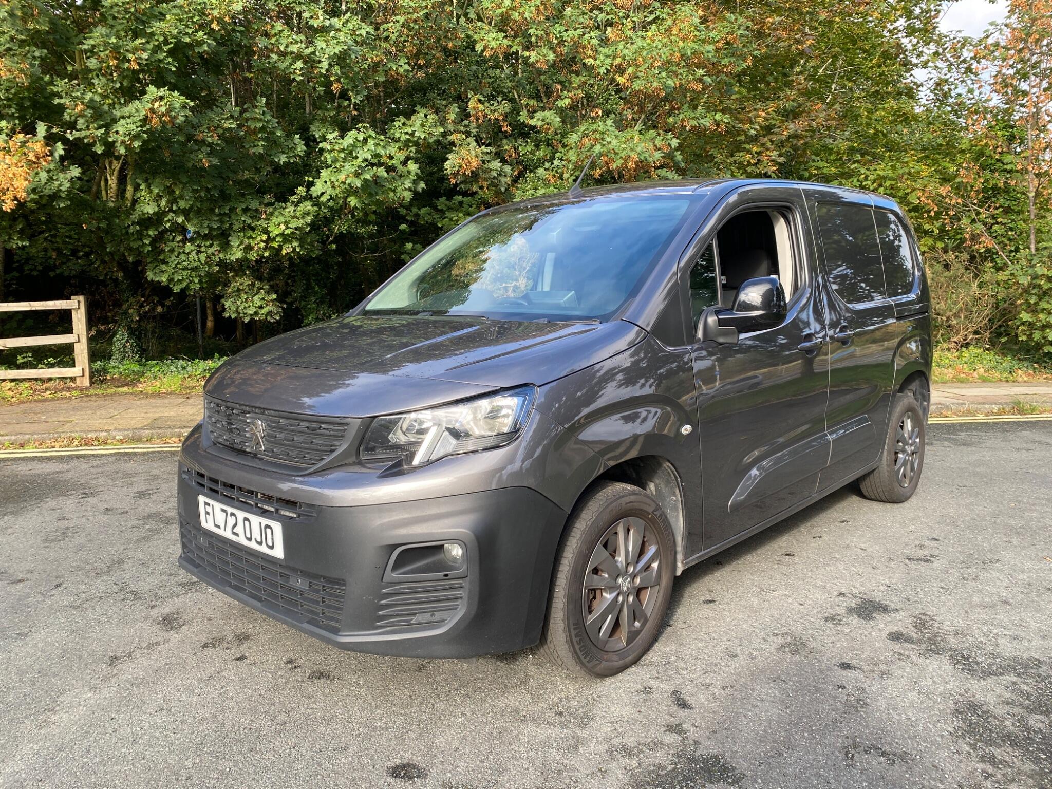 Peugeot Partner 1.5 BlueHDi 1000 Asphalt Premium Standard Panel Van EAT8 SWB Euro 6 (s/s) 5dr