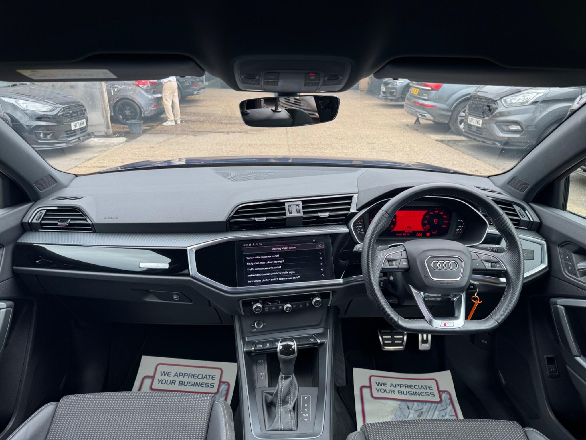 Audi Q3 view 13