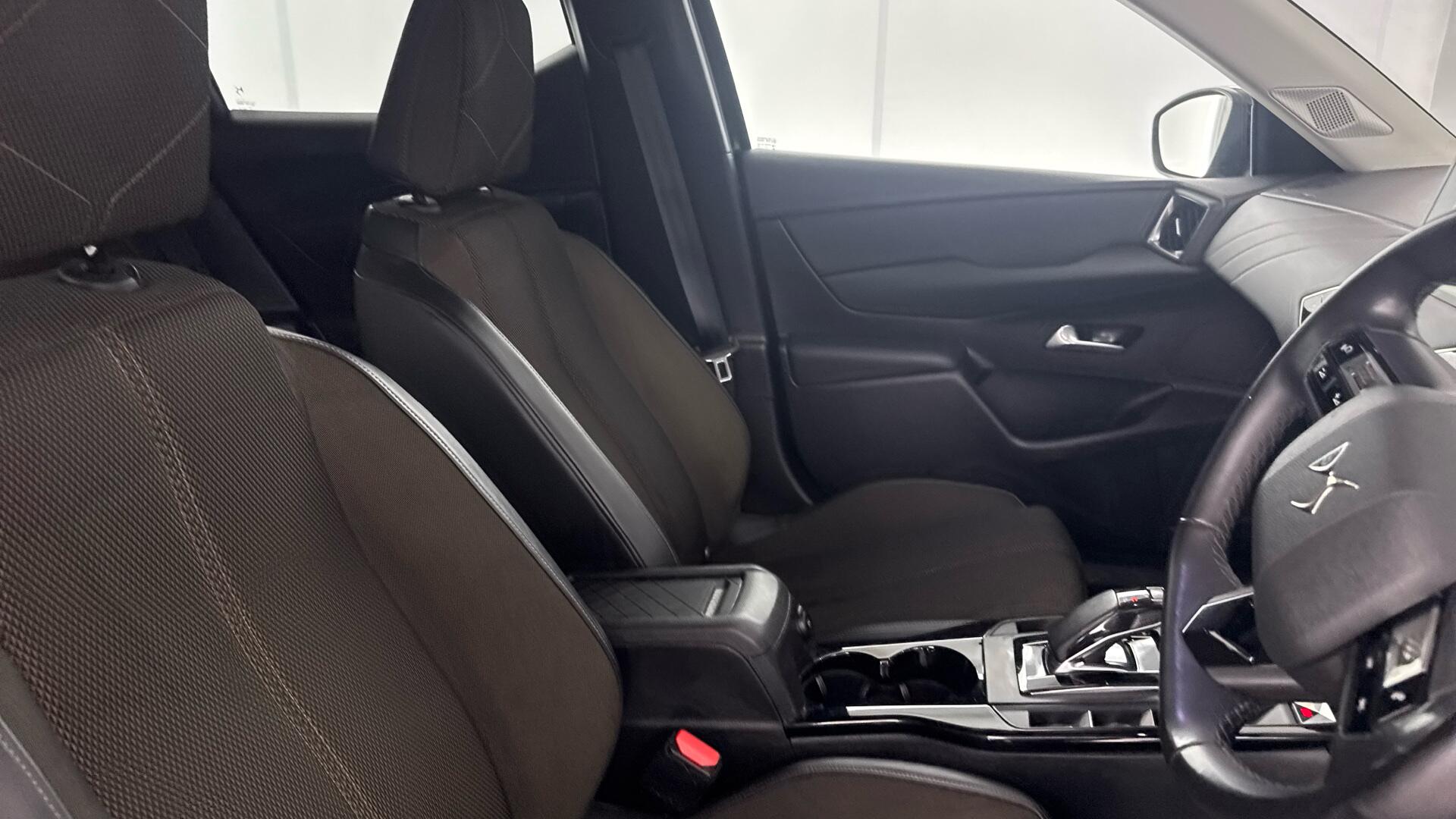 DS Automobiles DS 3 Crossback view 16