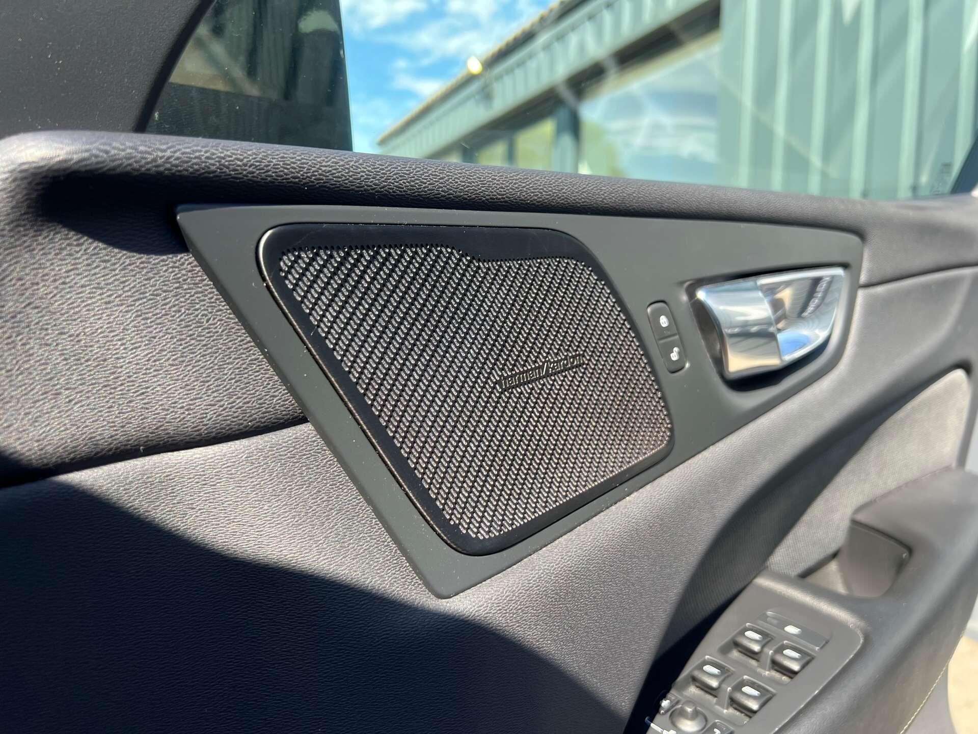 Volvo XC60 view 16