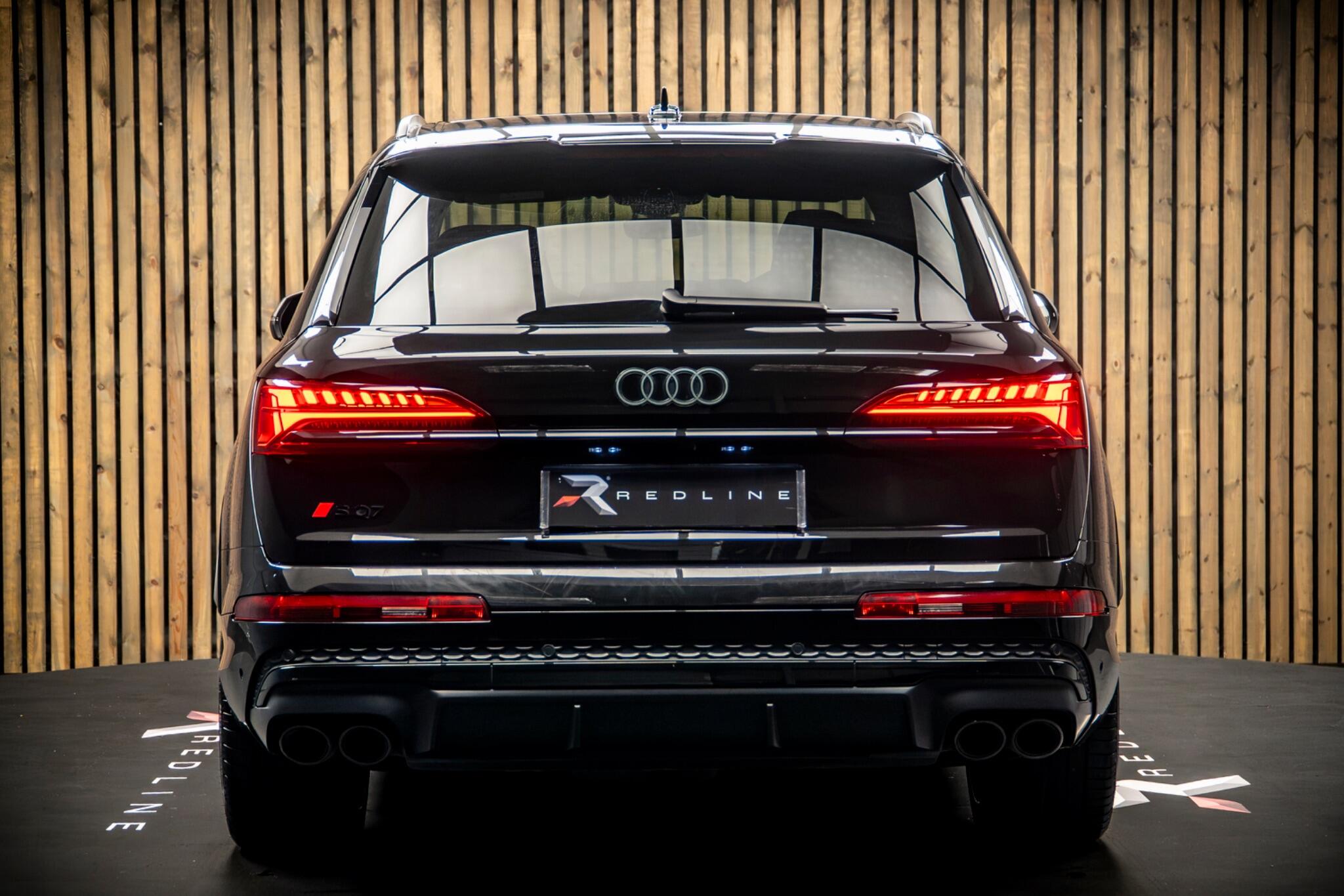 Audi SQ7 view 6