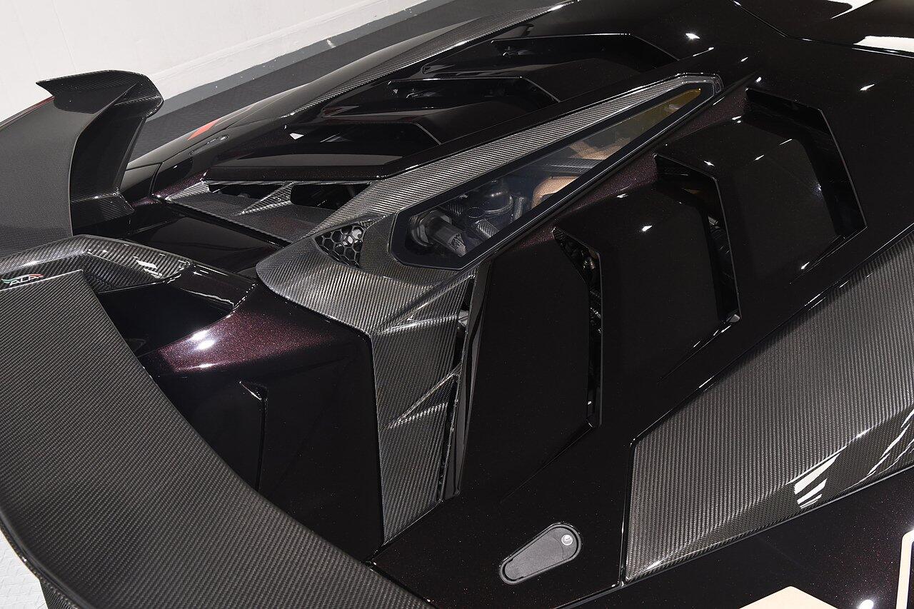 Lamborghini Aventador view 50