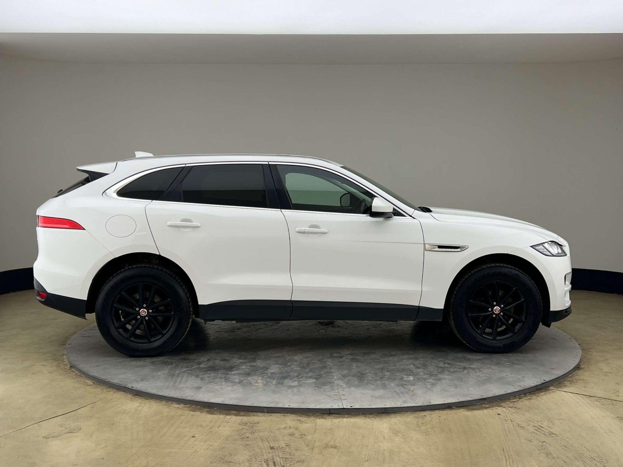 Jaguar F-Pace view 3