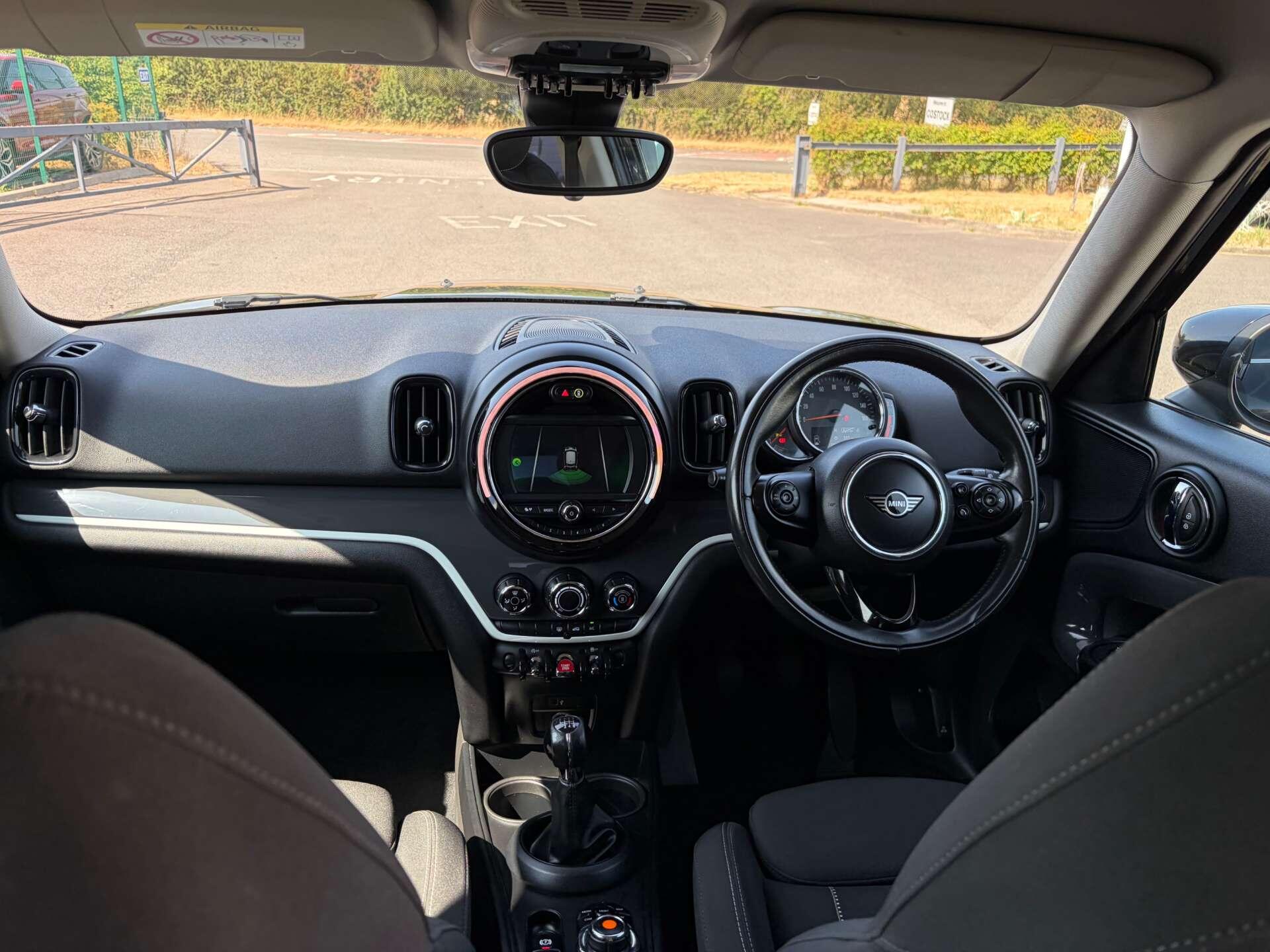 Mini Countryman view 31