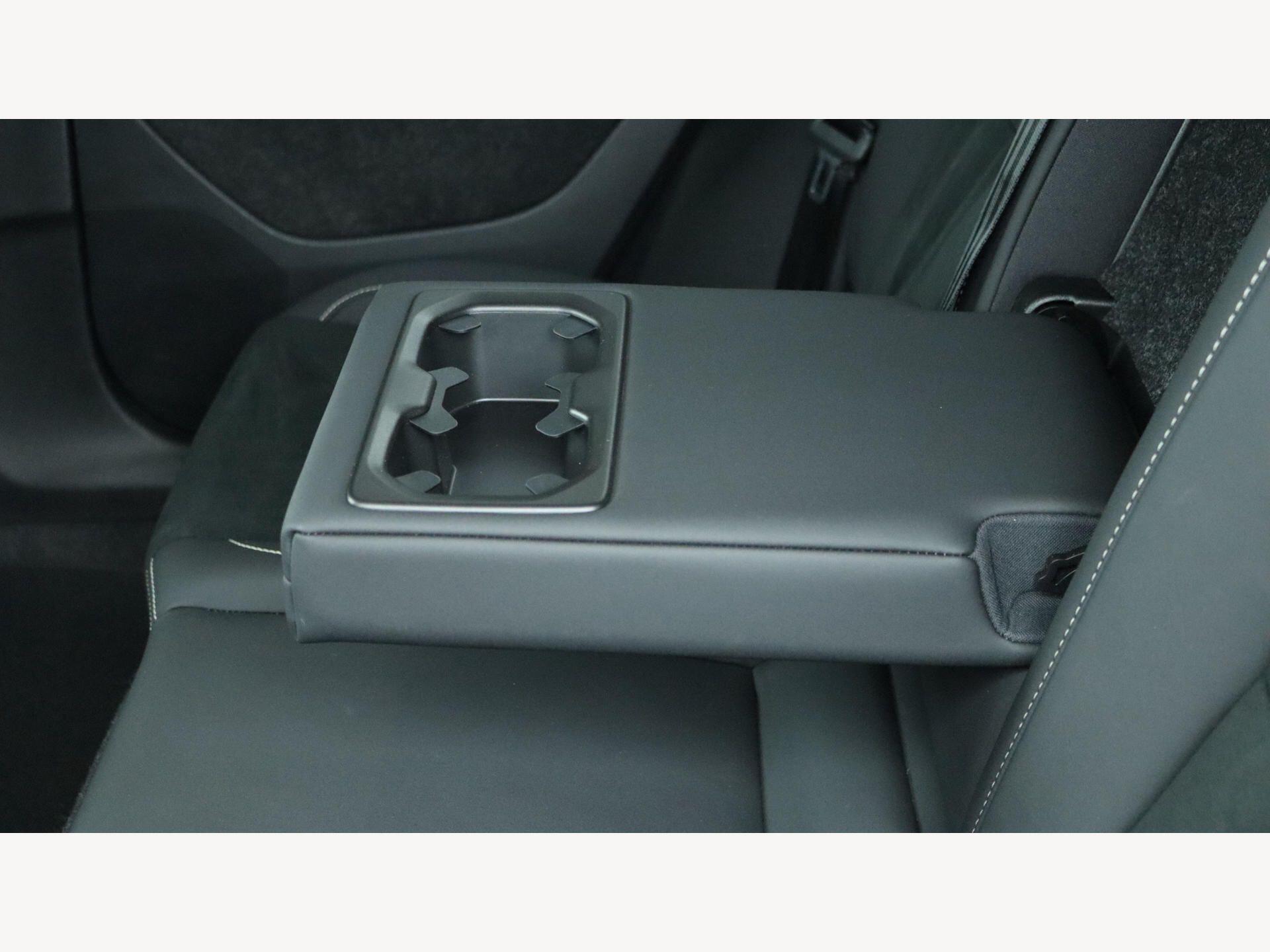 Volvo XC40 view 31