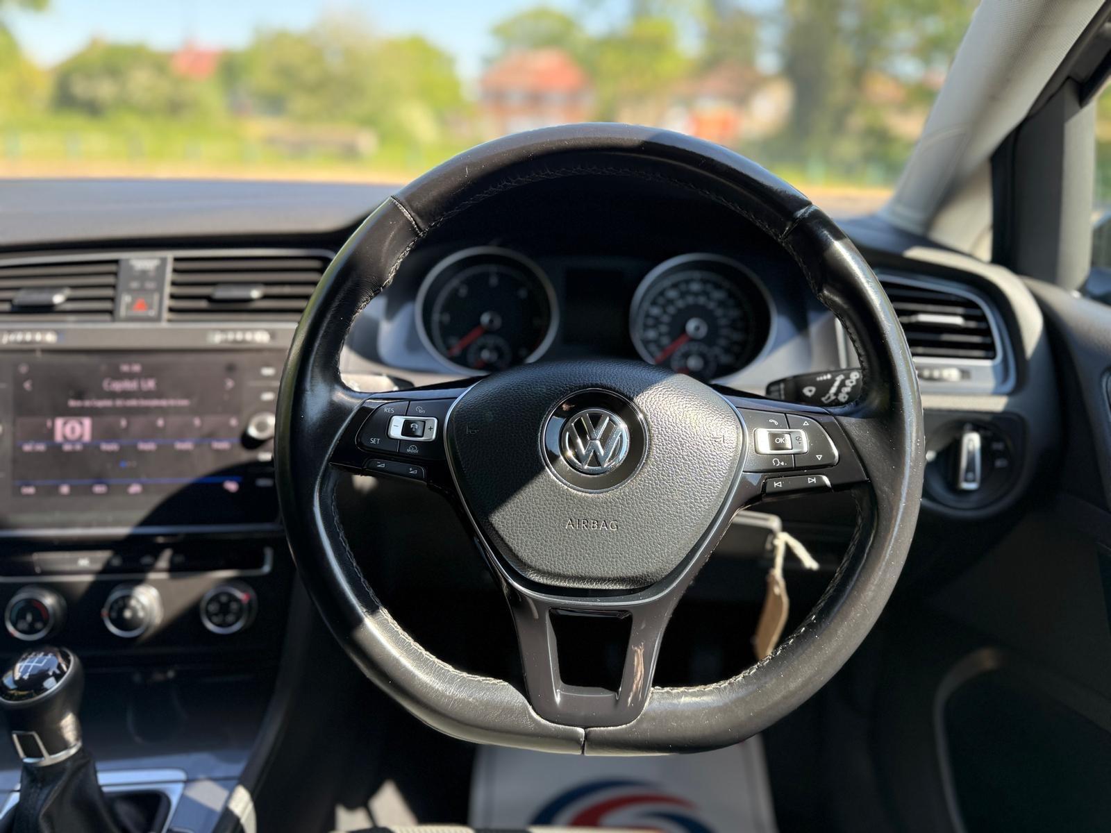Volkswagen Golf view 45