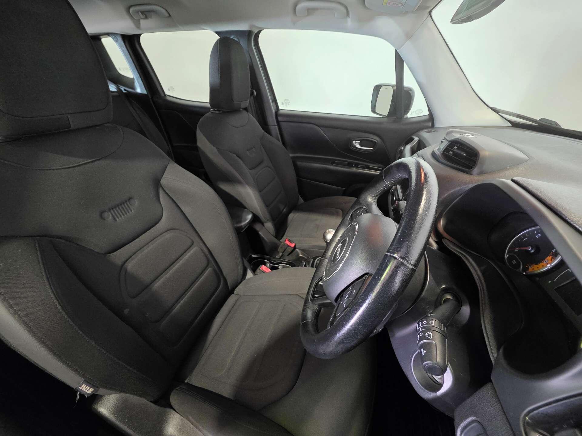 Jeep Renegade view 12