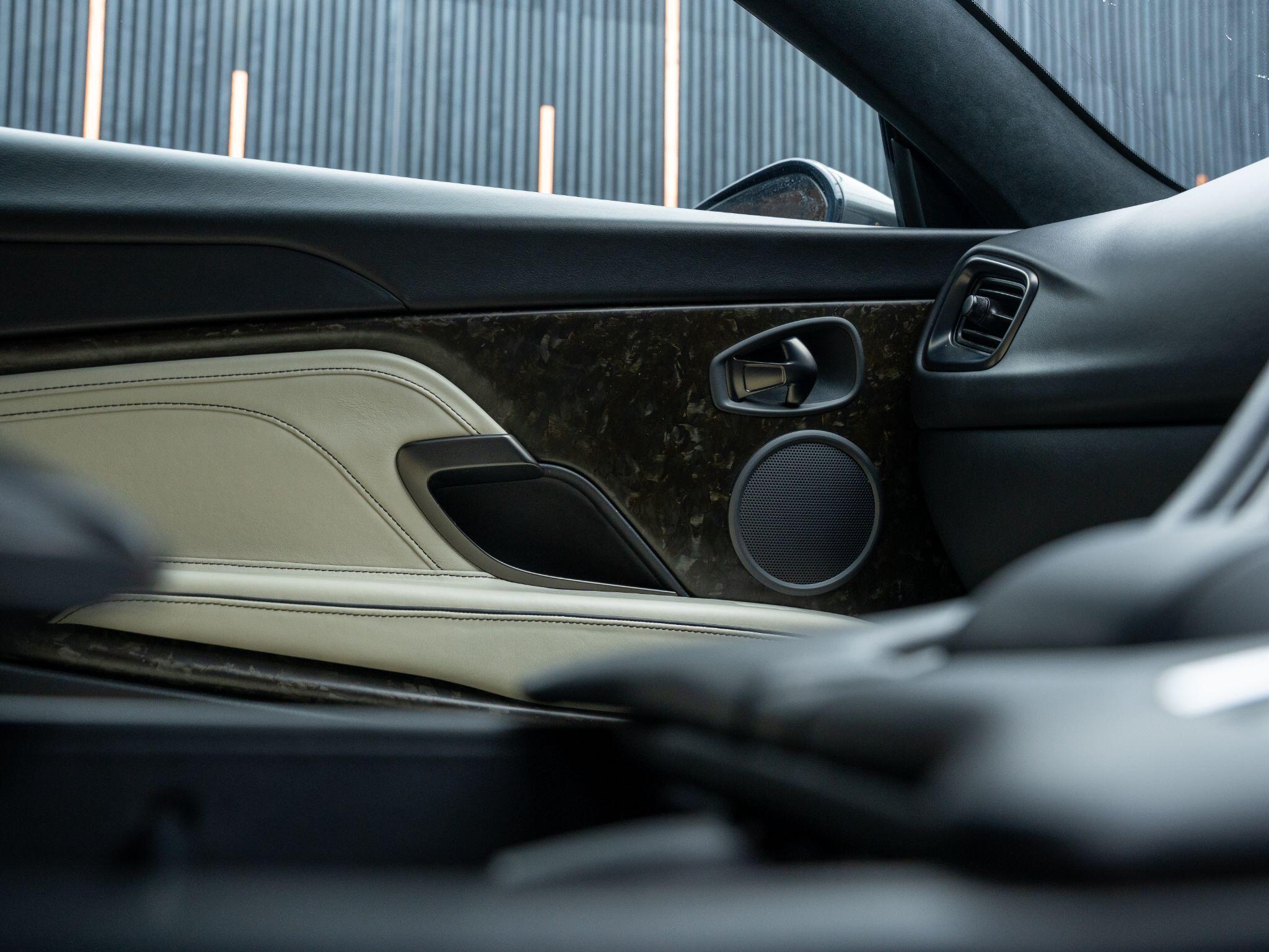 Aston Martin DBS view 32
