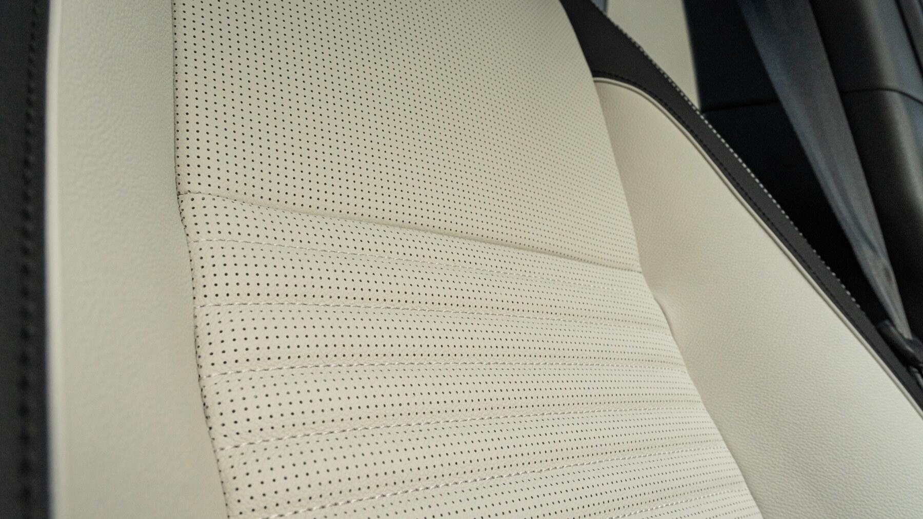 Land Rover Discovery Sport view 68