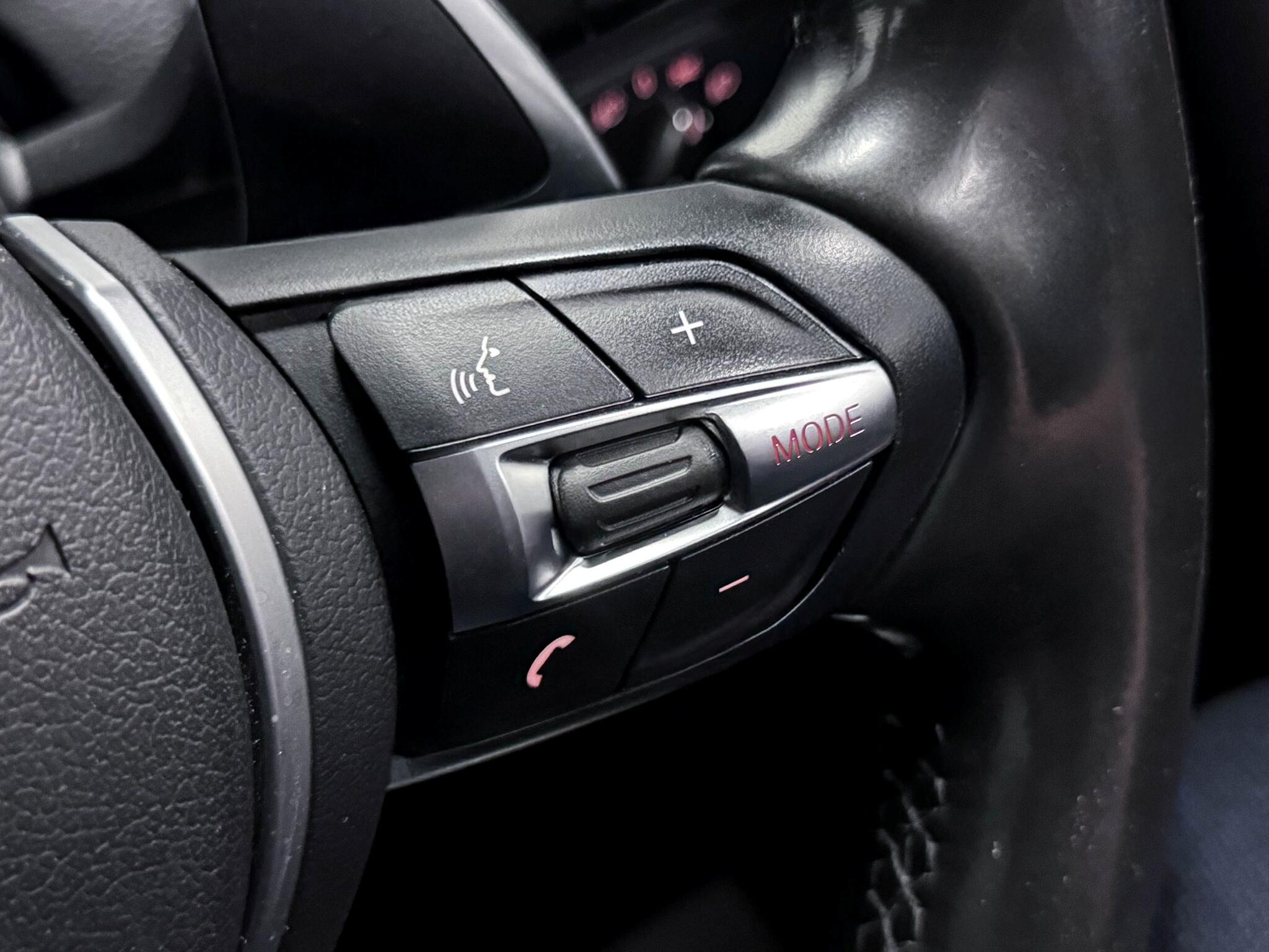BMW 1 Series view 22