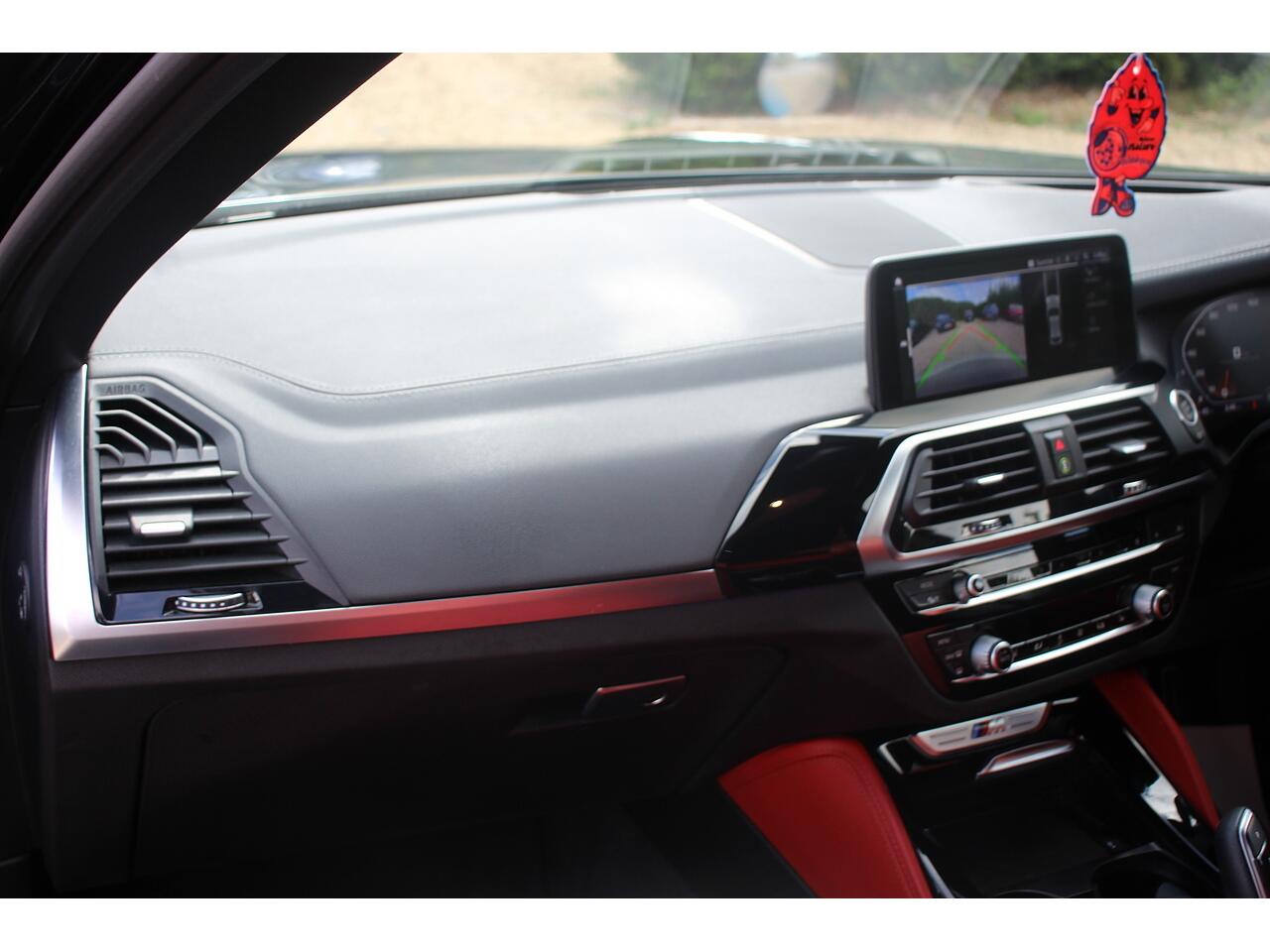 BMW X4 view 14