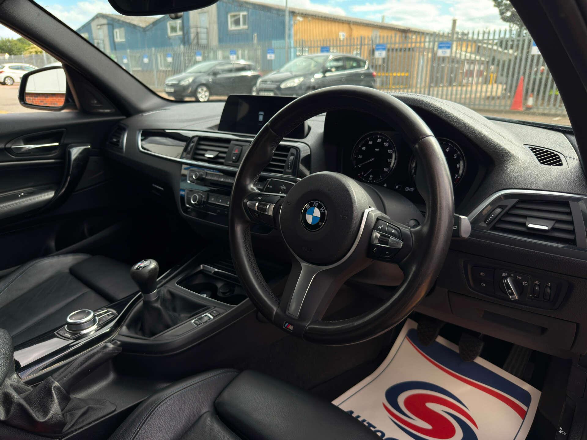 BMW 1 Series view 15