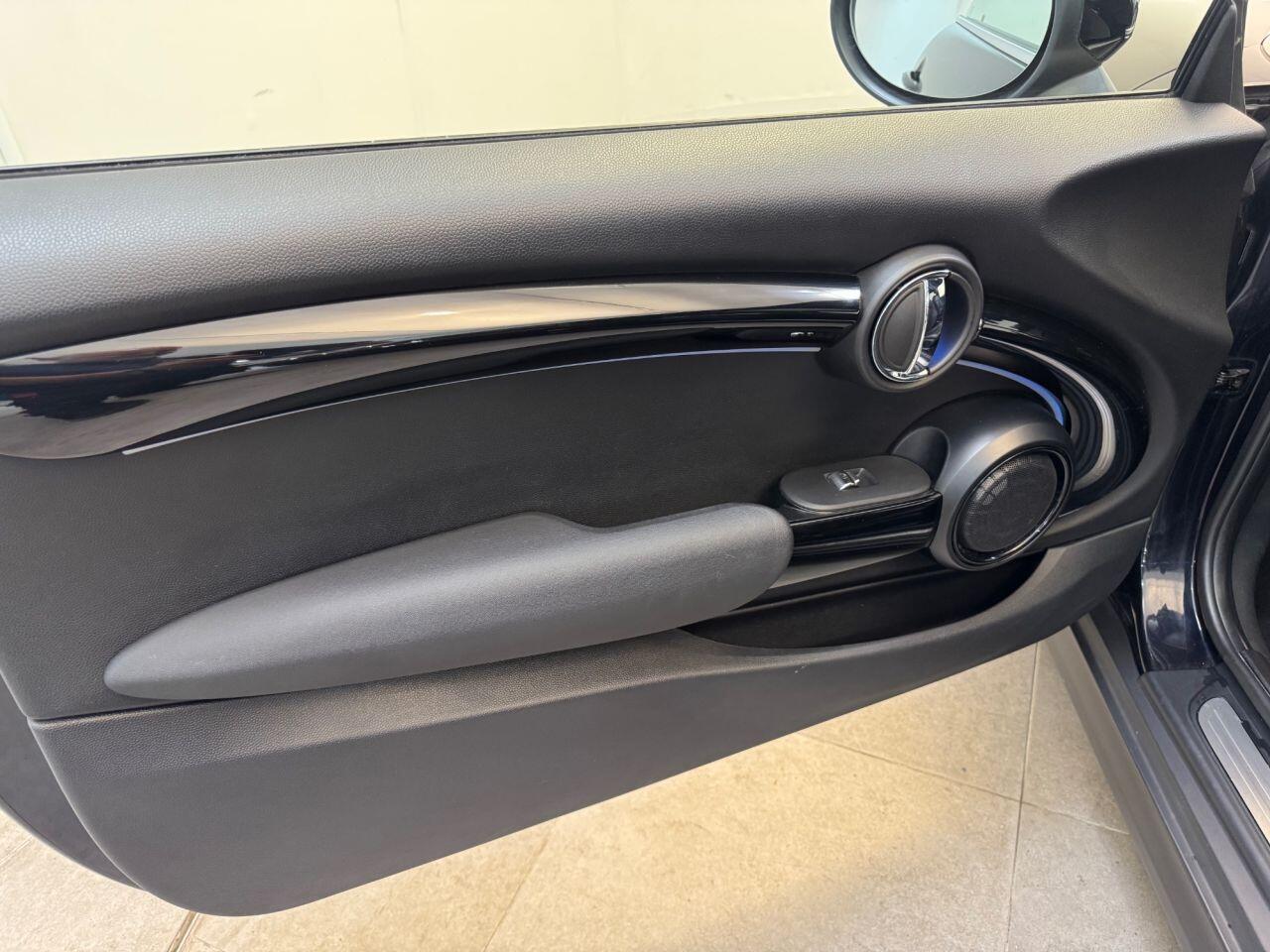 Mini Electric Hatch view 54