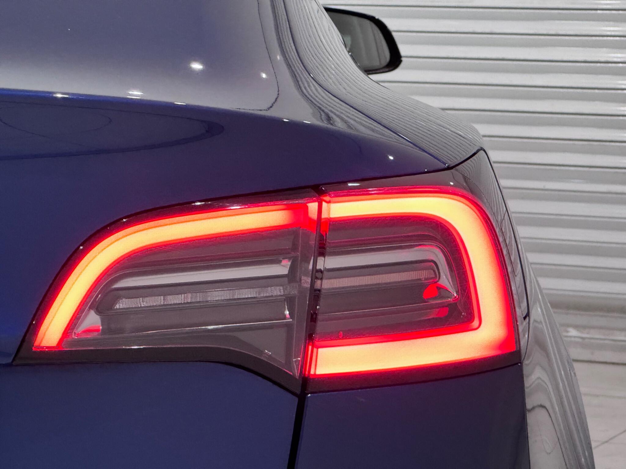 Tesla Model 3 view 23