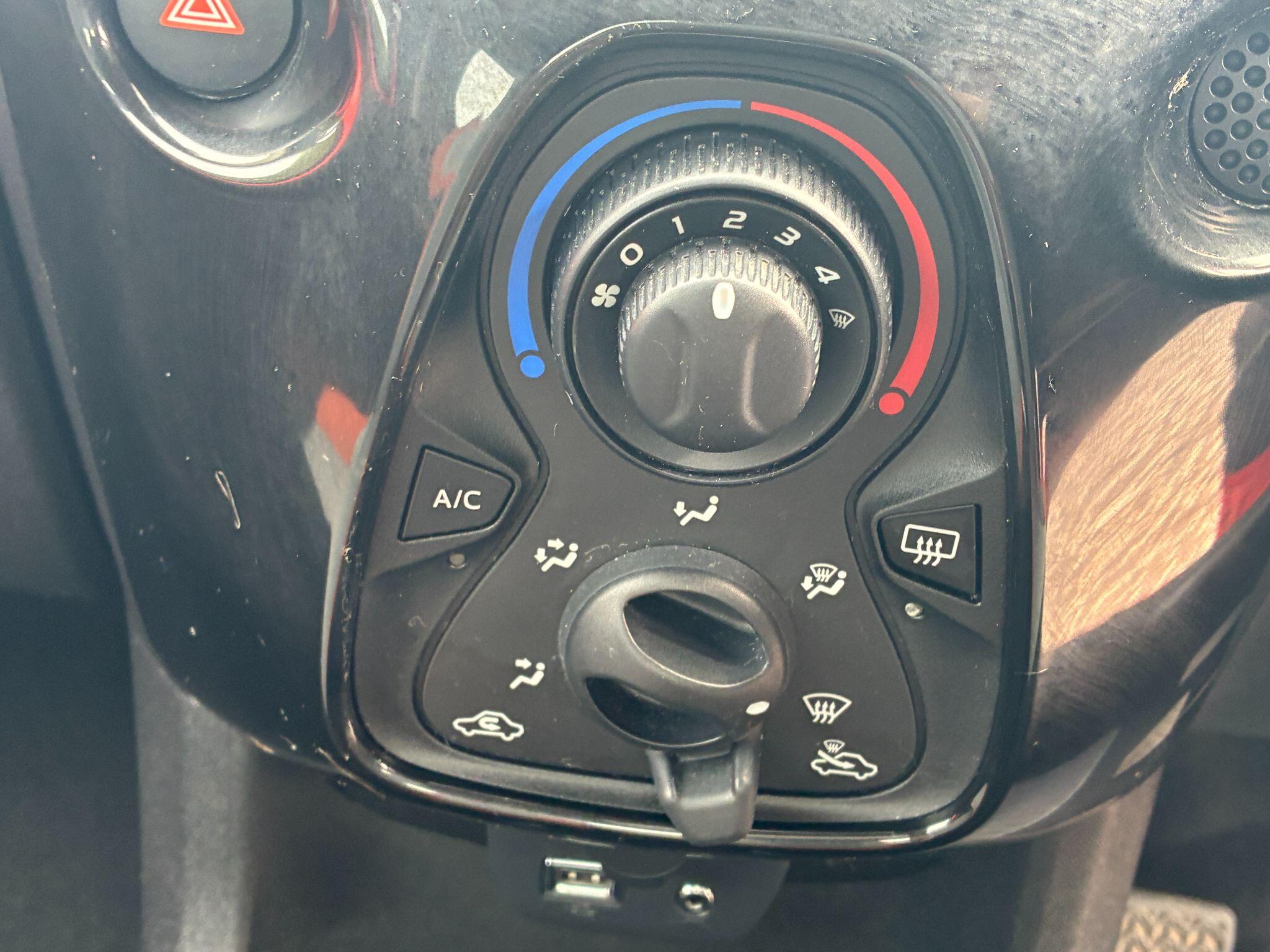 Toyota Aygo view 18
