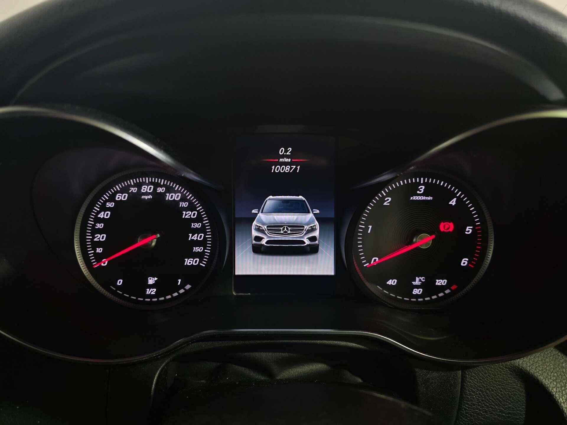 Mercedes-Benz GLC view 18