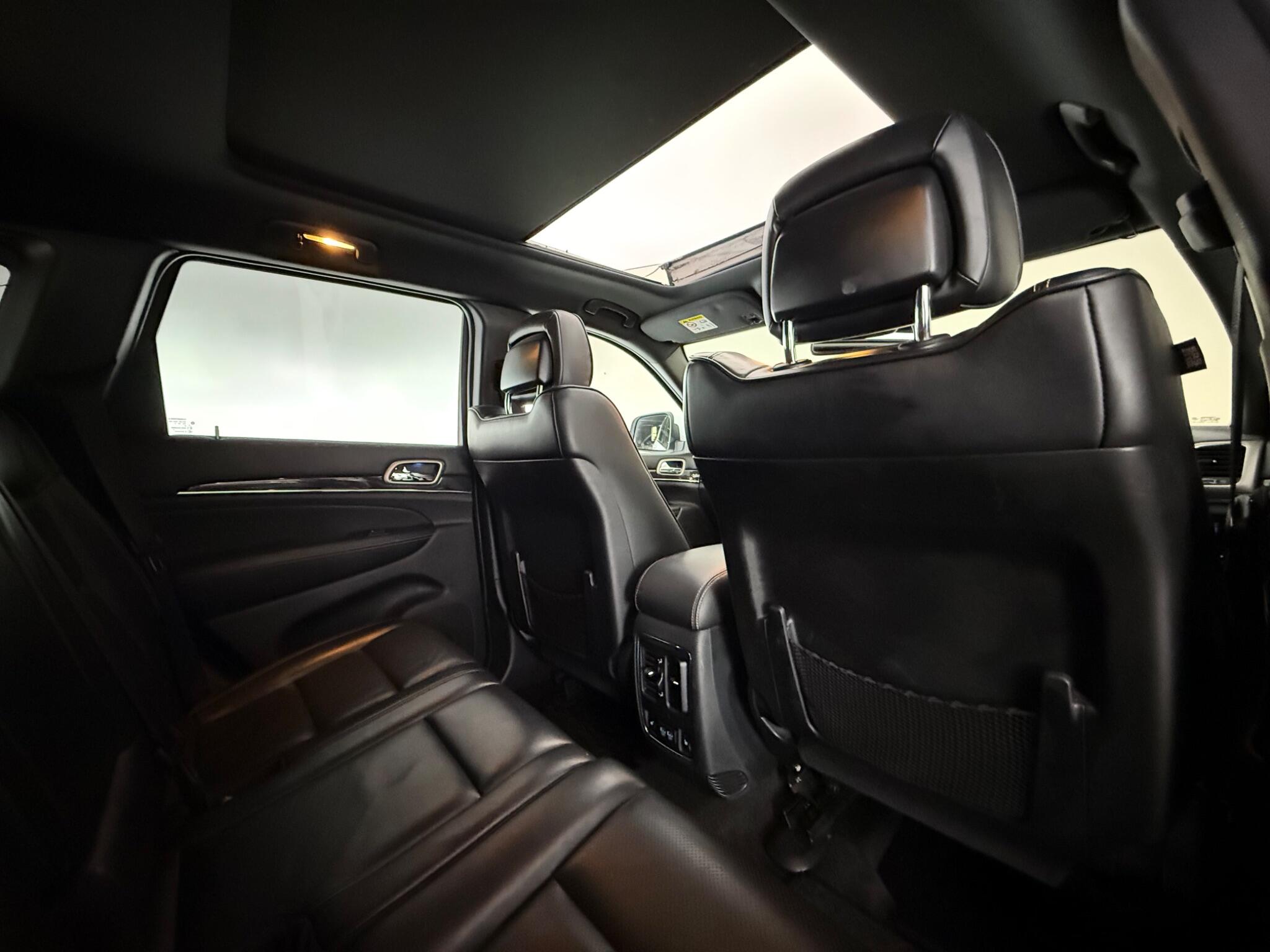 Jeep Grand Cherokee view 30