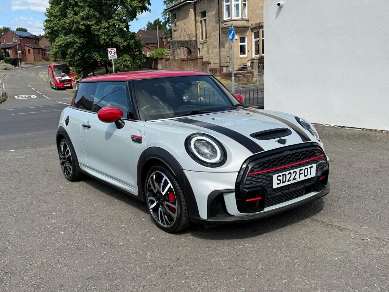 Mini Hatch view 13