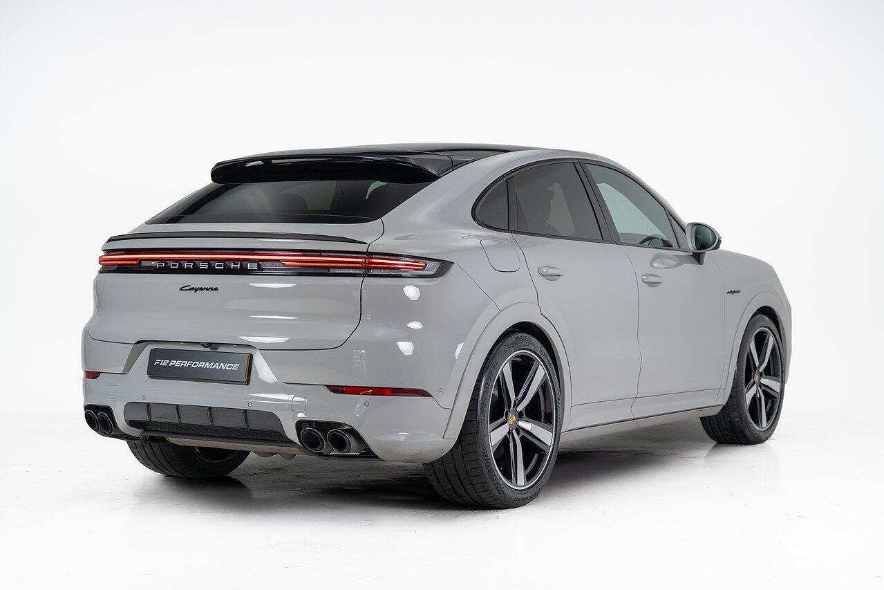 Porsche Cayenne view 7