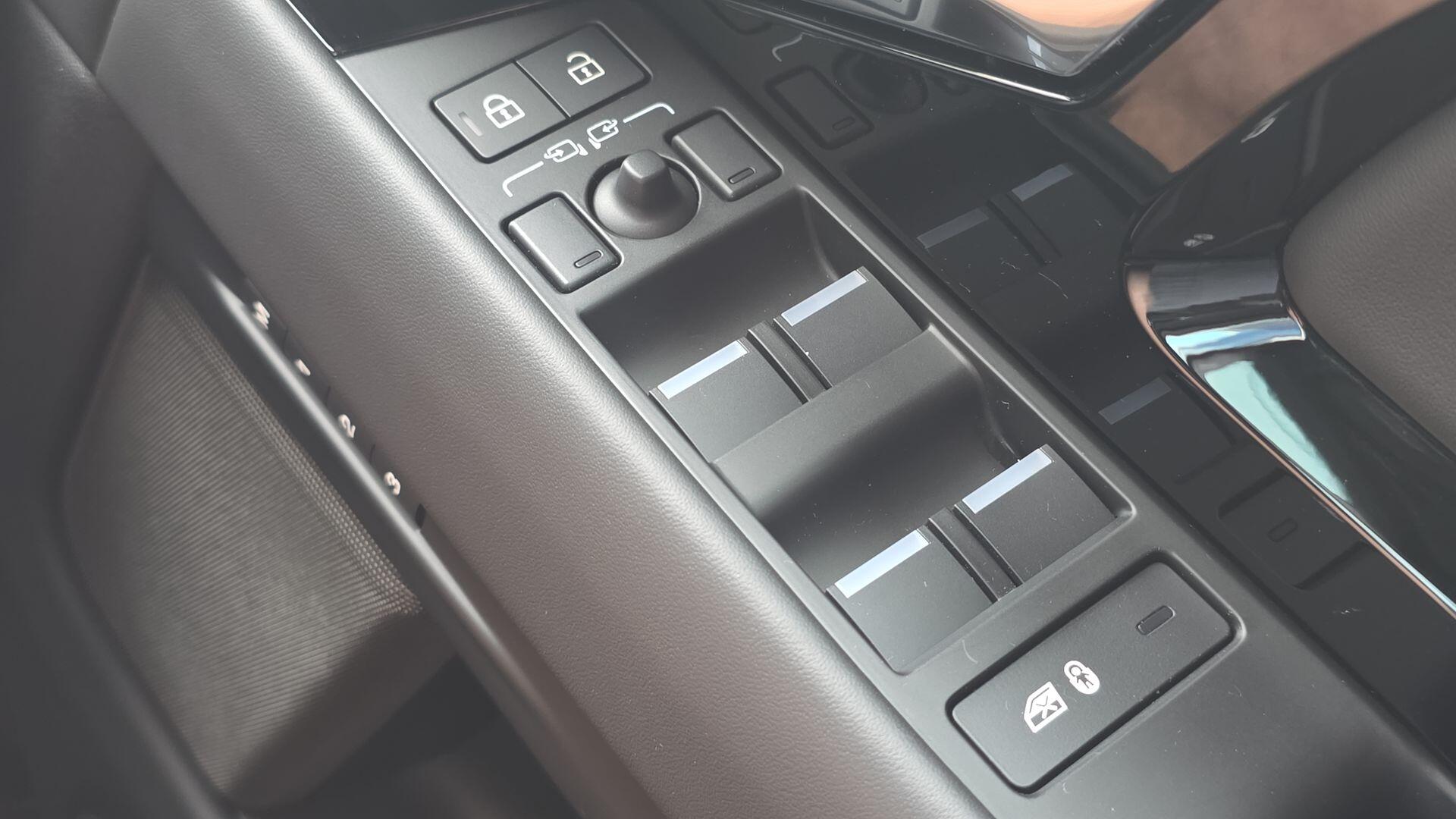 Land Rover Range Rover Evoque view 28