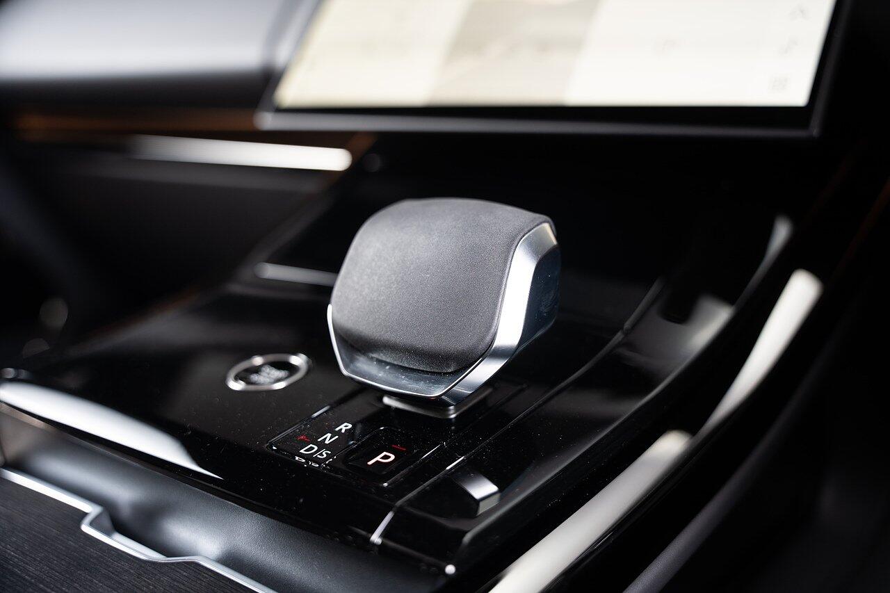 Land Rover Range Rover Sport view 34