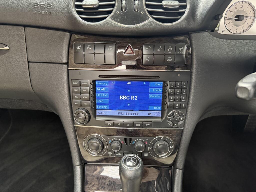 Mercedes-Benz CLK view 26