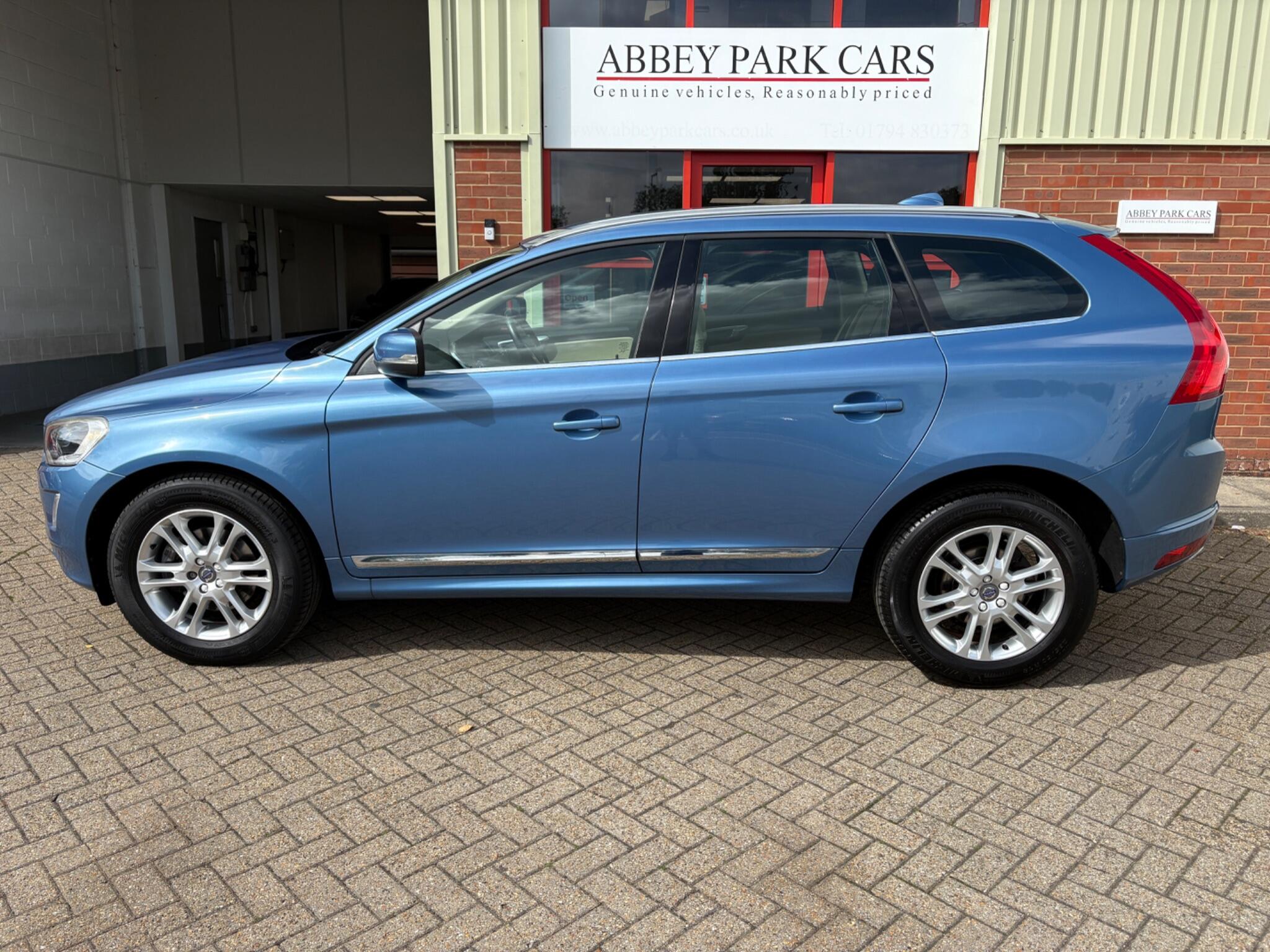 Volvo XC60 view 6