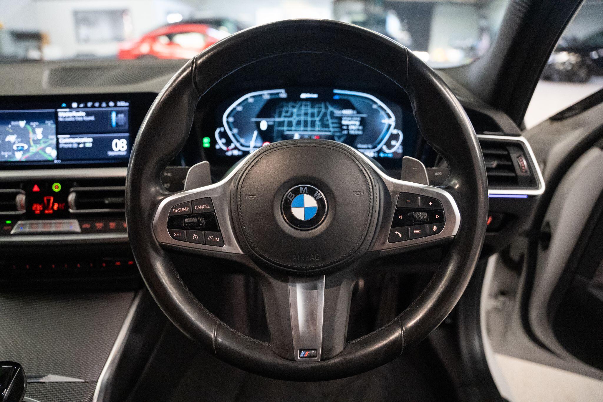BMW 3 Series view 25