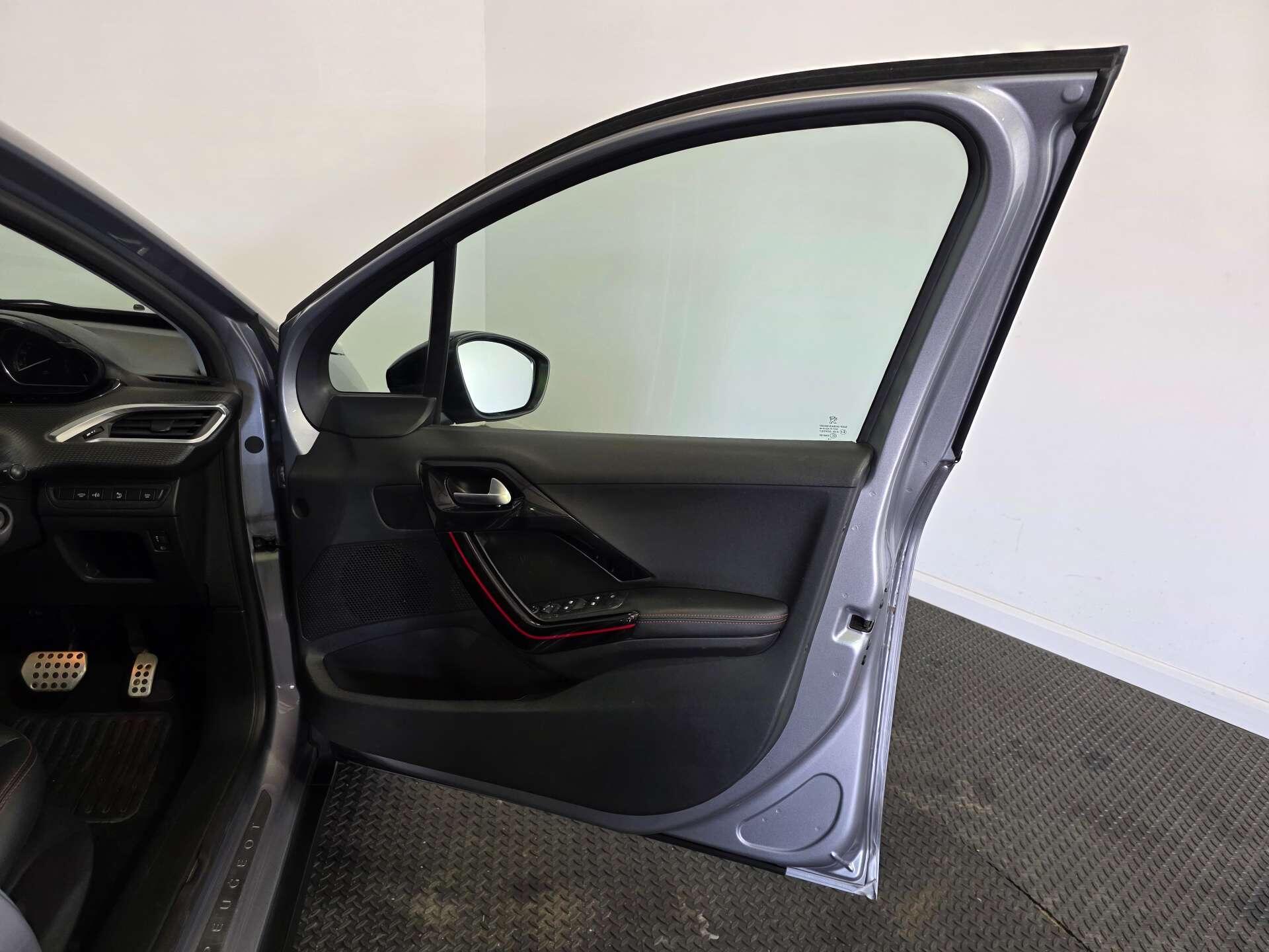 Peugeot 2008 view 13