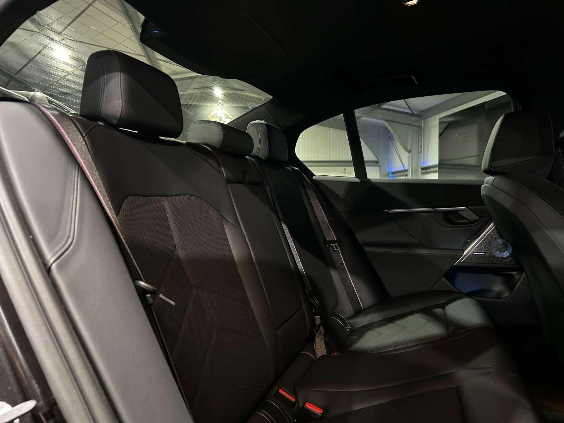 BMW I5 view 28