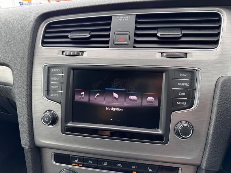Volkswagen Golf view 24