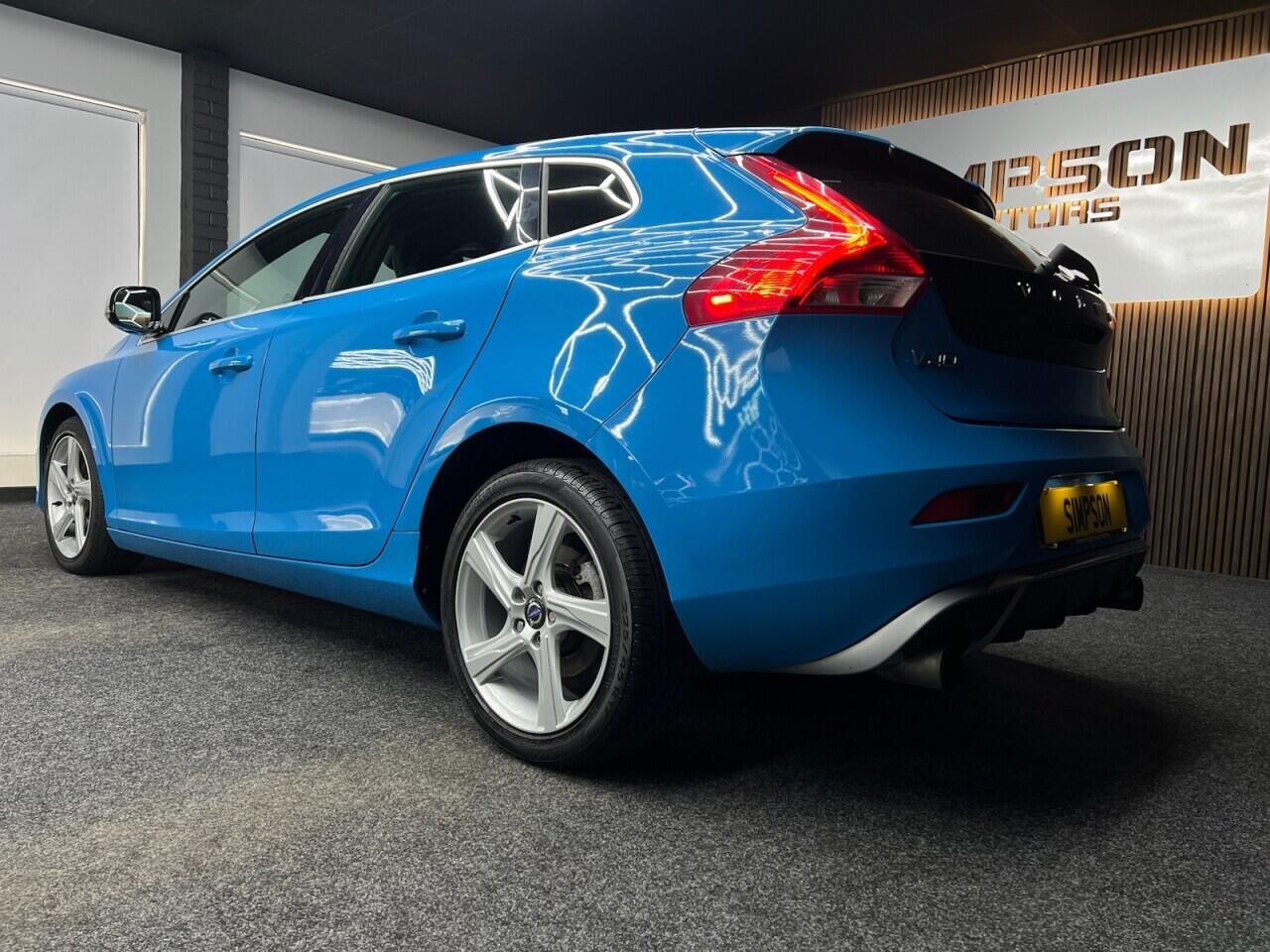 Volvo V40 view 5