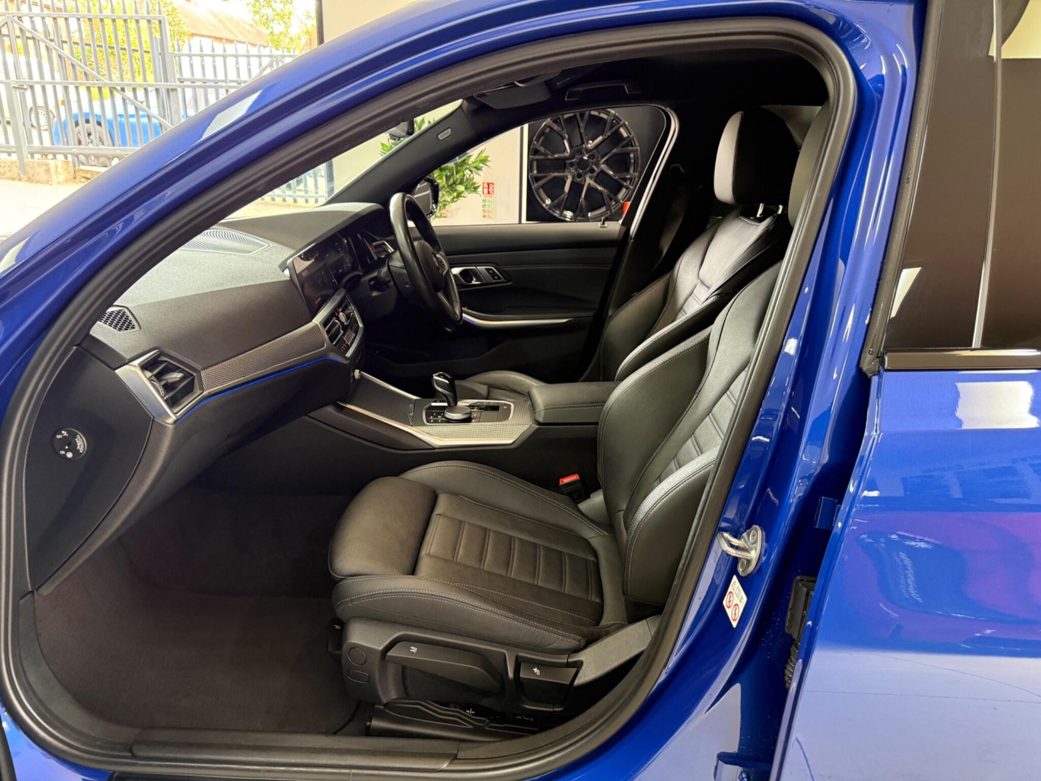 BMW 3 Series view 3