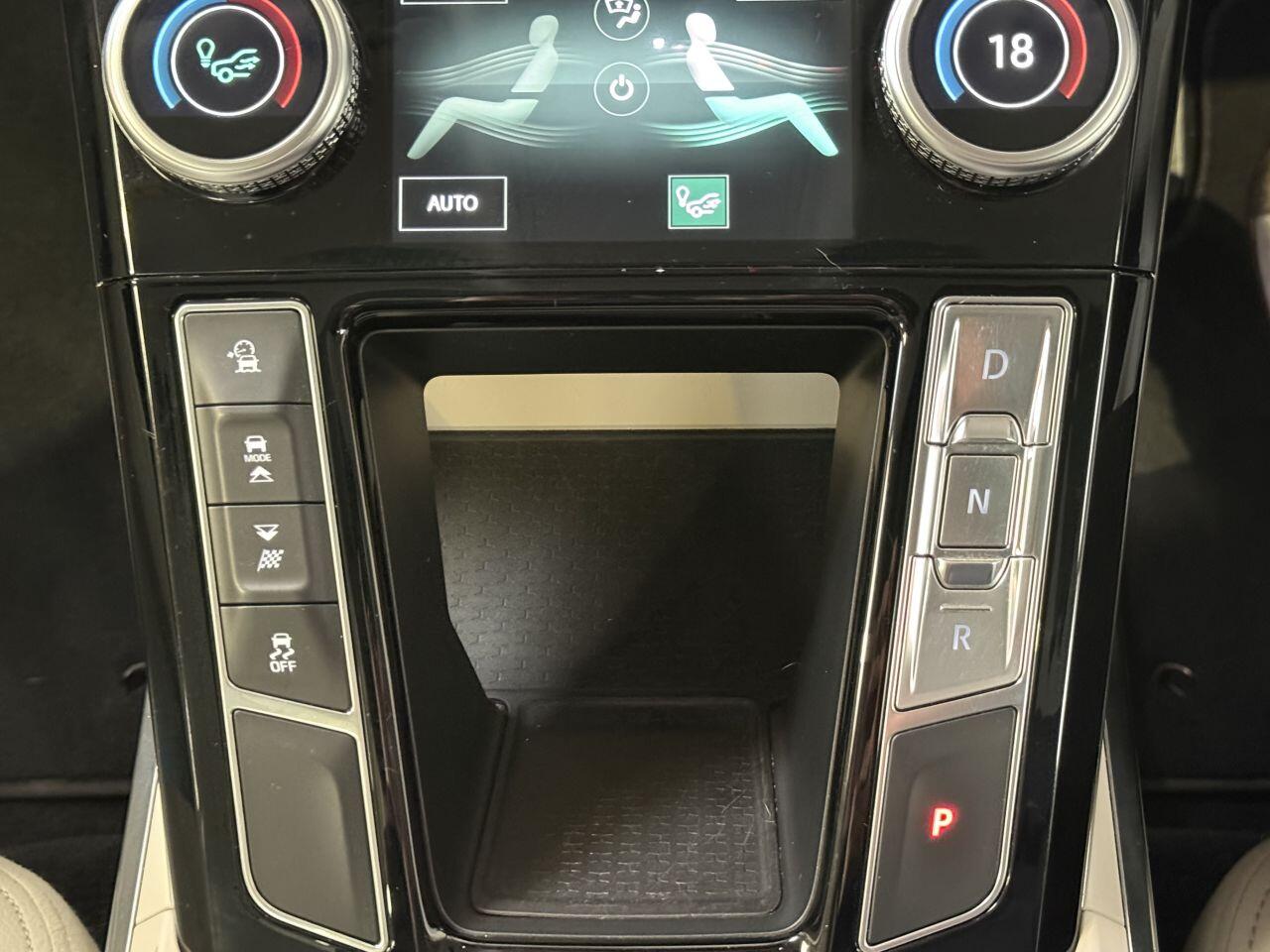 Jaguar I-Pace view 55