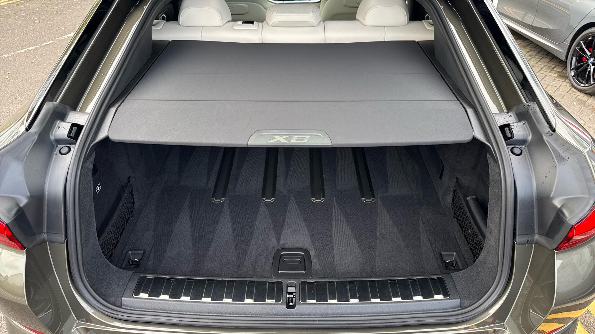 BMW X6 view 55