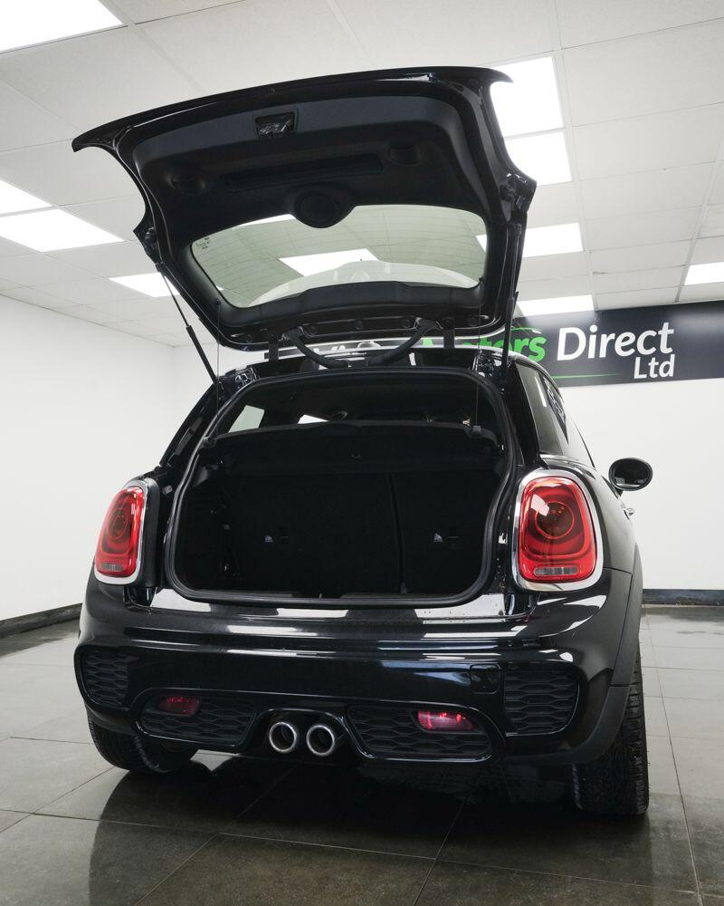 Mini Hatch view 7