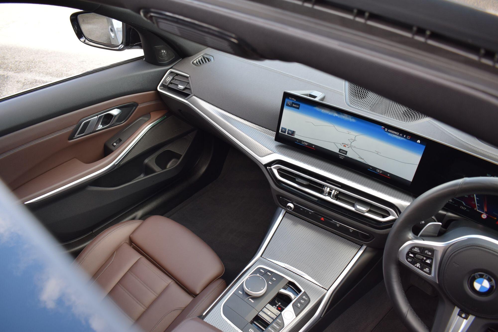 BMW 3 Series view 18