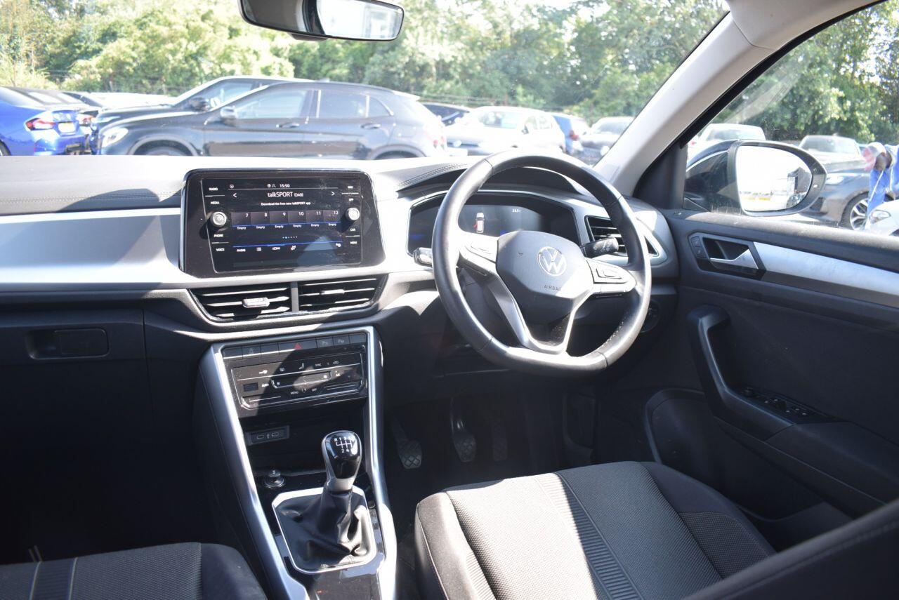Volkswagen T-Roc view 19