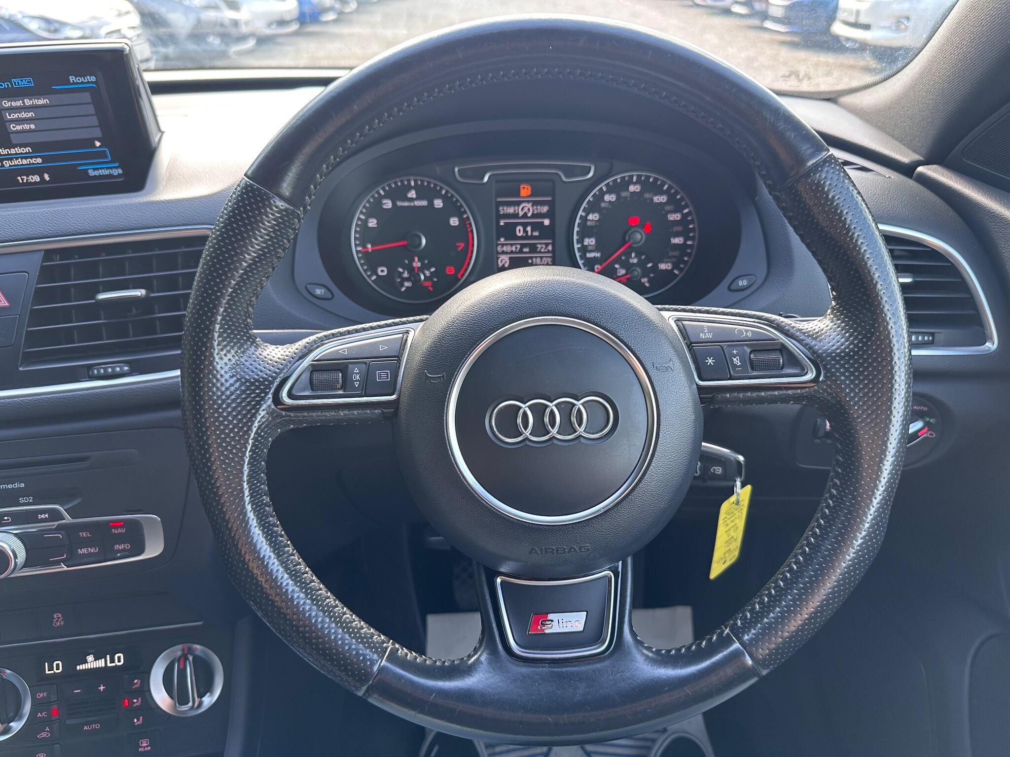 Audi Q3 view 23