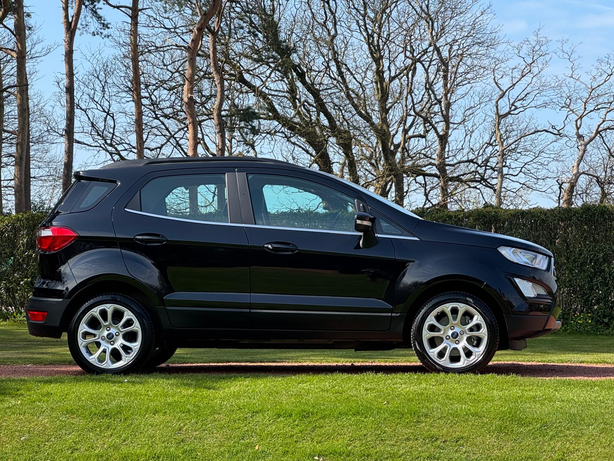 Ford Ecosport view 3