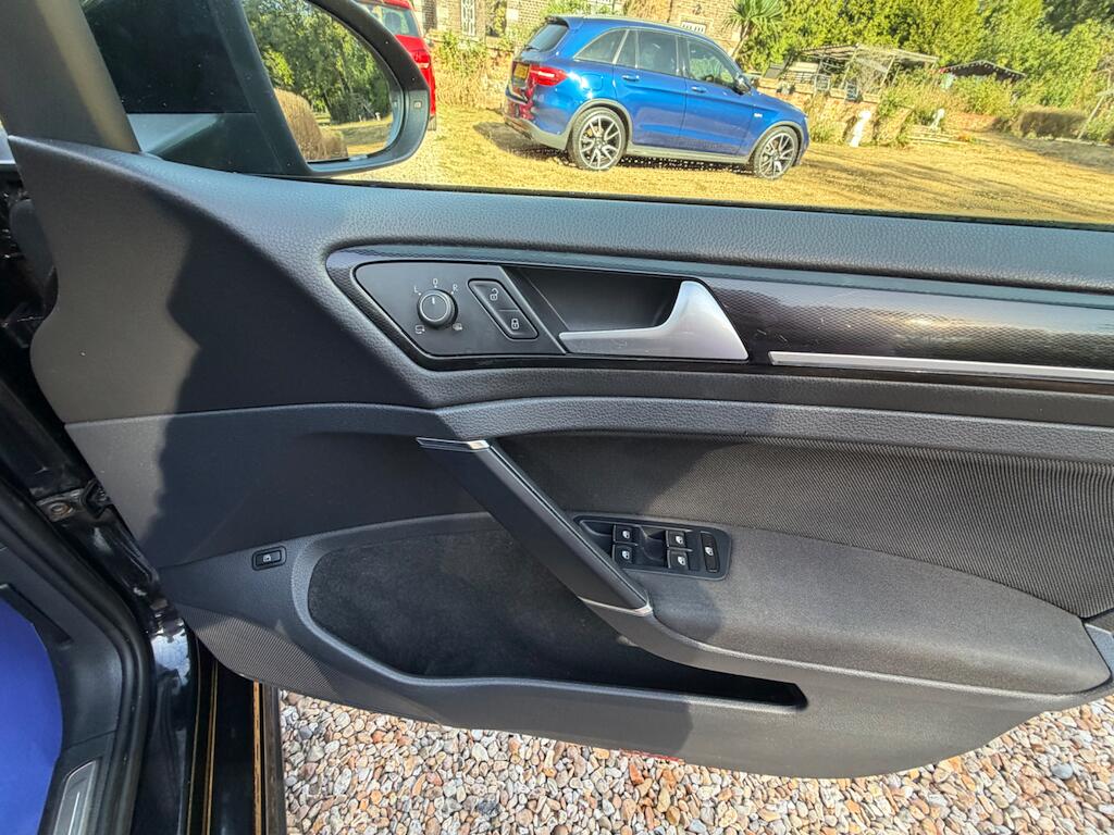 Volkswagen Golf view 16