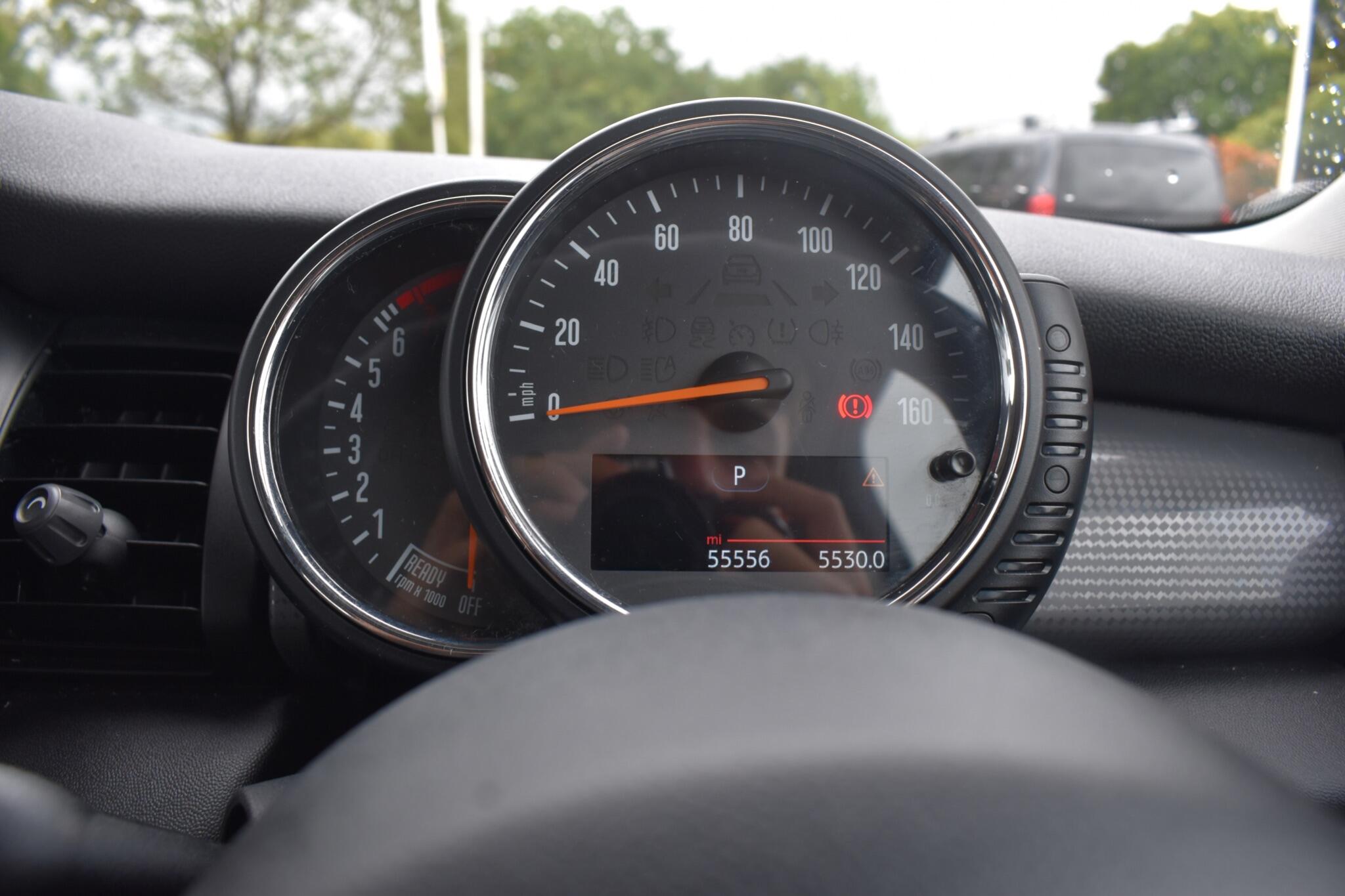 Hatch - 1.5 Cooper Auto Euro 6 (s/s) 3dr - Image 24