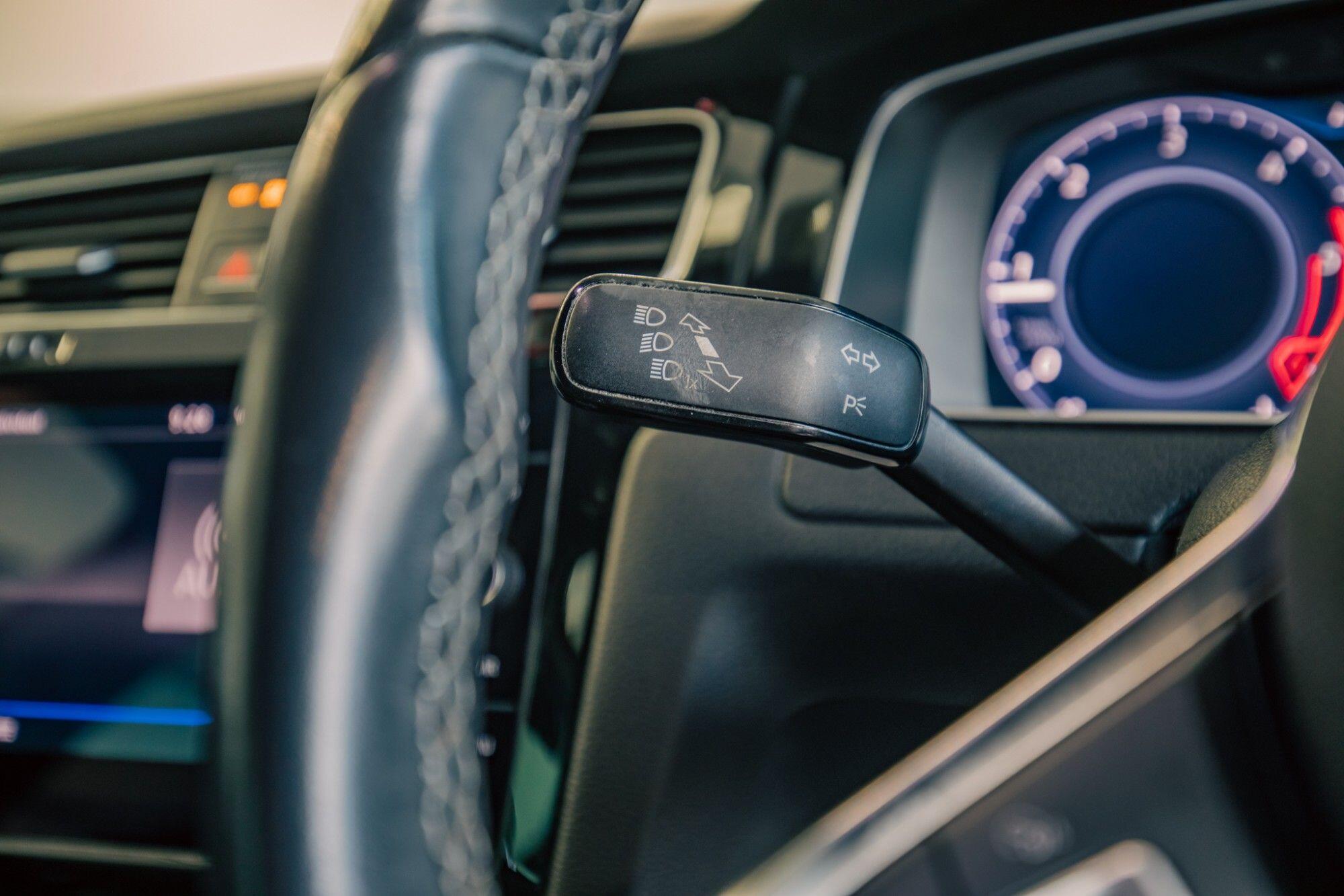 Volkswagen Golf view 12