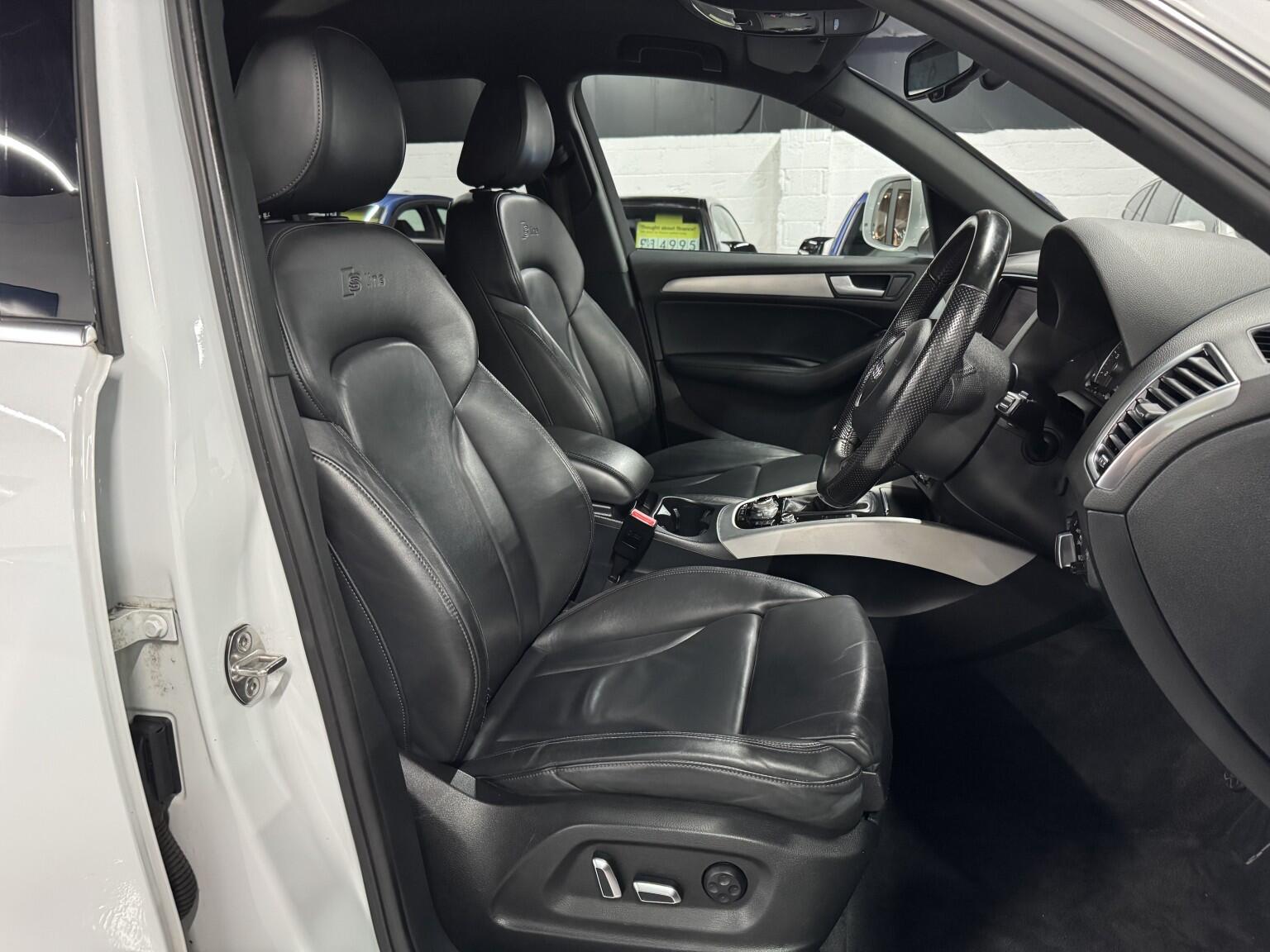 Audi Q5 view 14