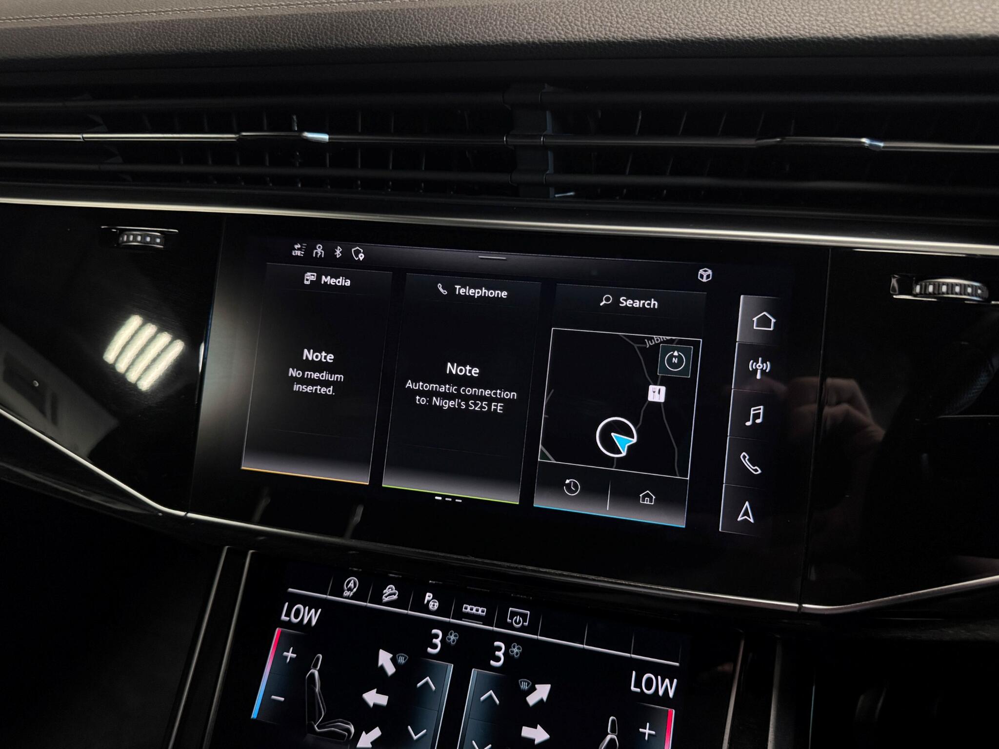Audi Q8 view 44