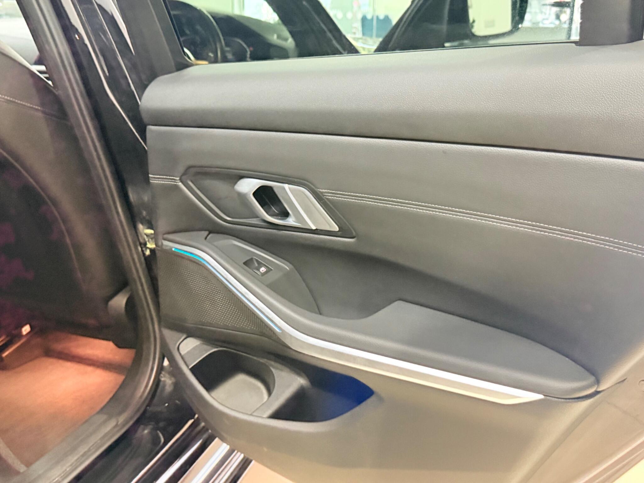 BMW 3 Series view 47