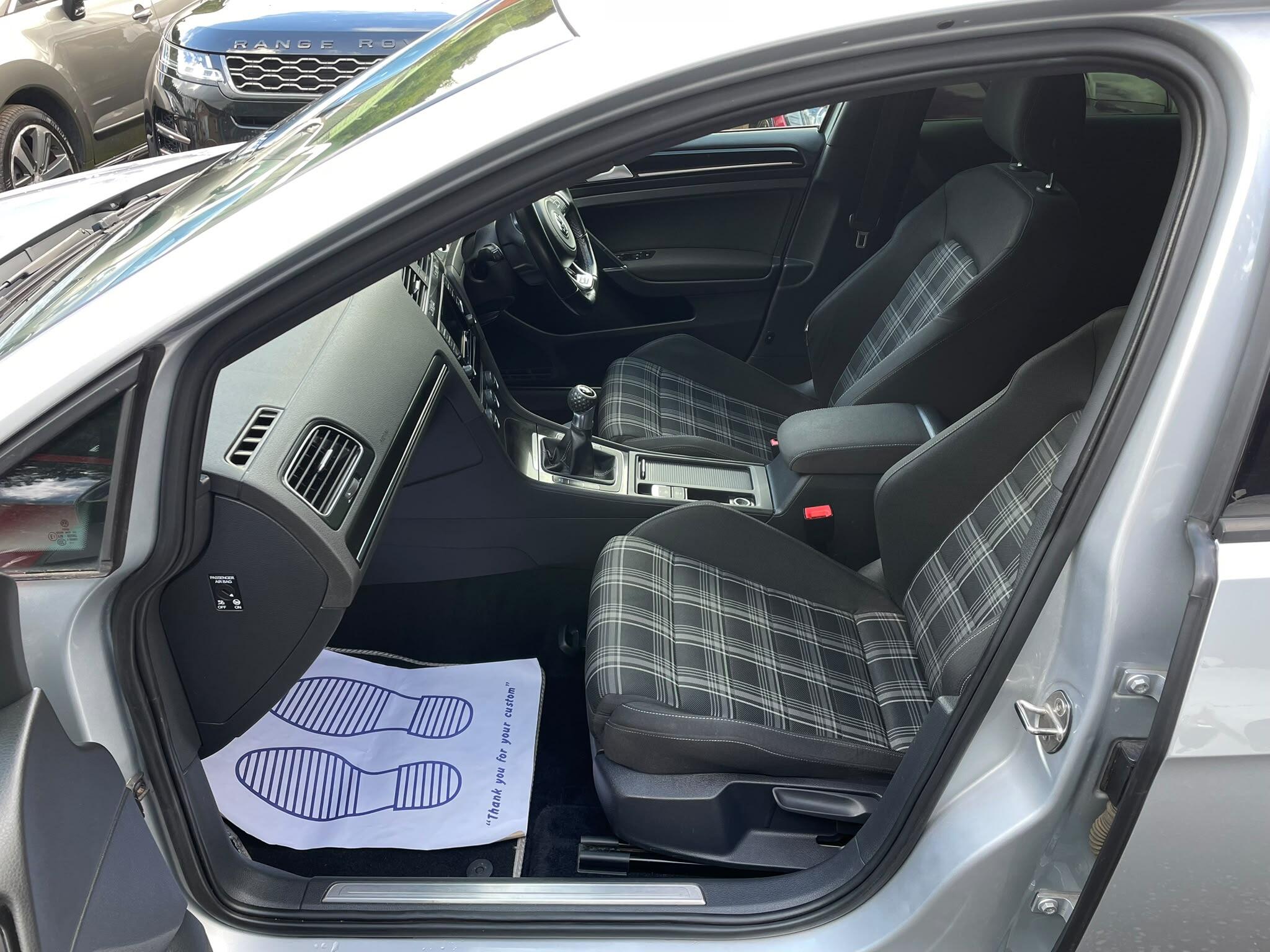 Volkswagen Golf view 15