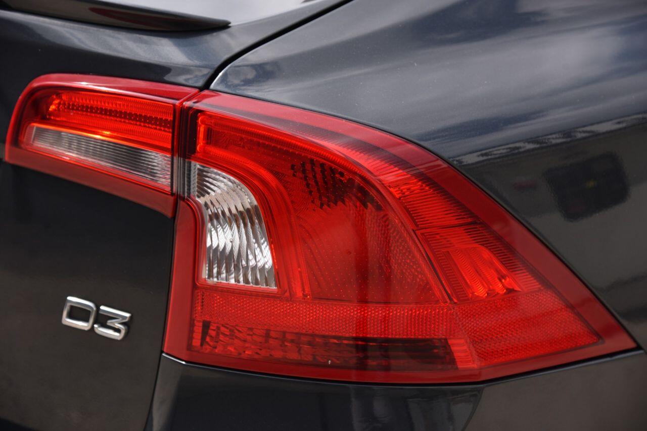Volvo S60 view 16