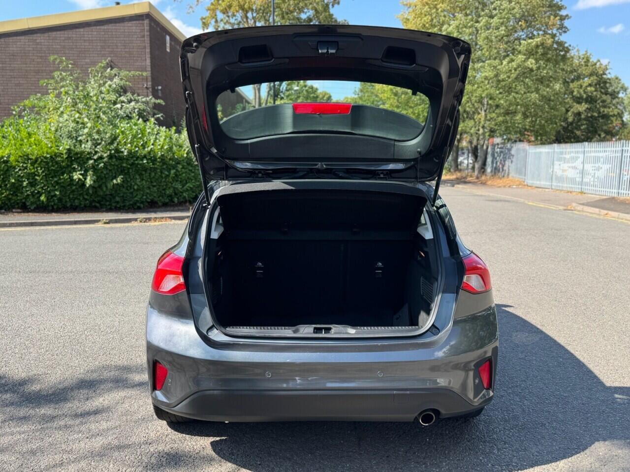 Ford Focus view 33